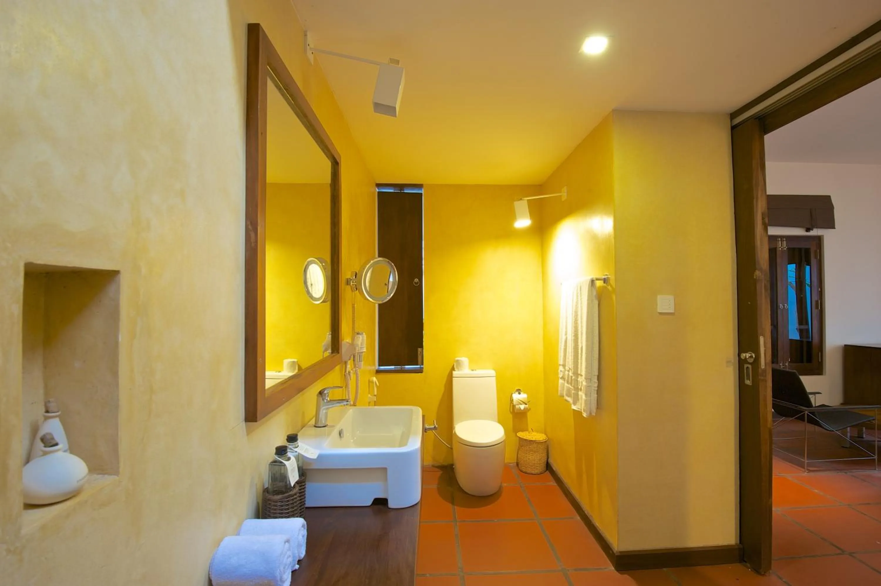 Toilet in Jetwing Thalahena Villa