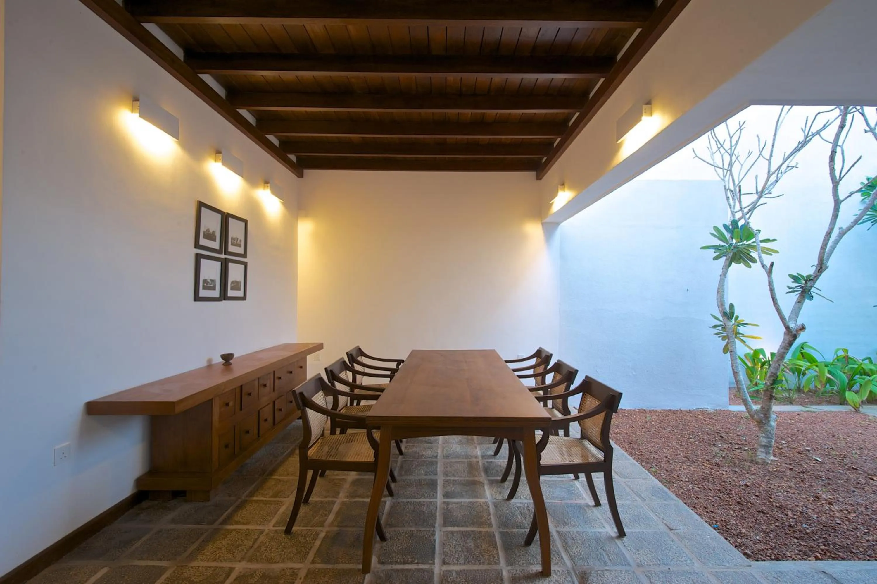 Restaurant/places to eat in Jetwing Thalahena Villa