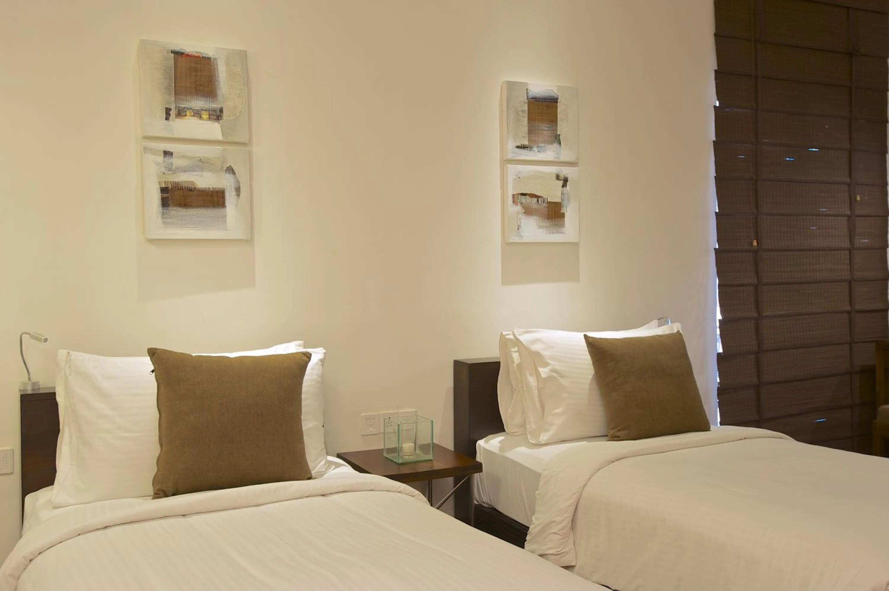 Bed in Jetwing Thalahena Villa