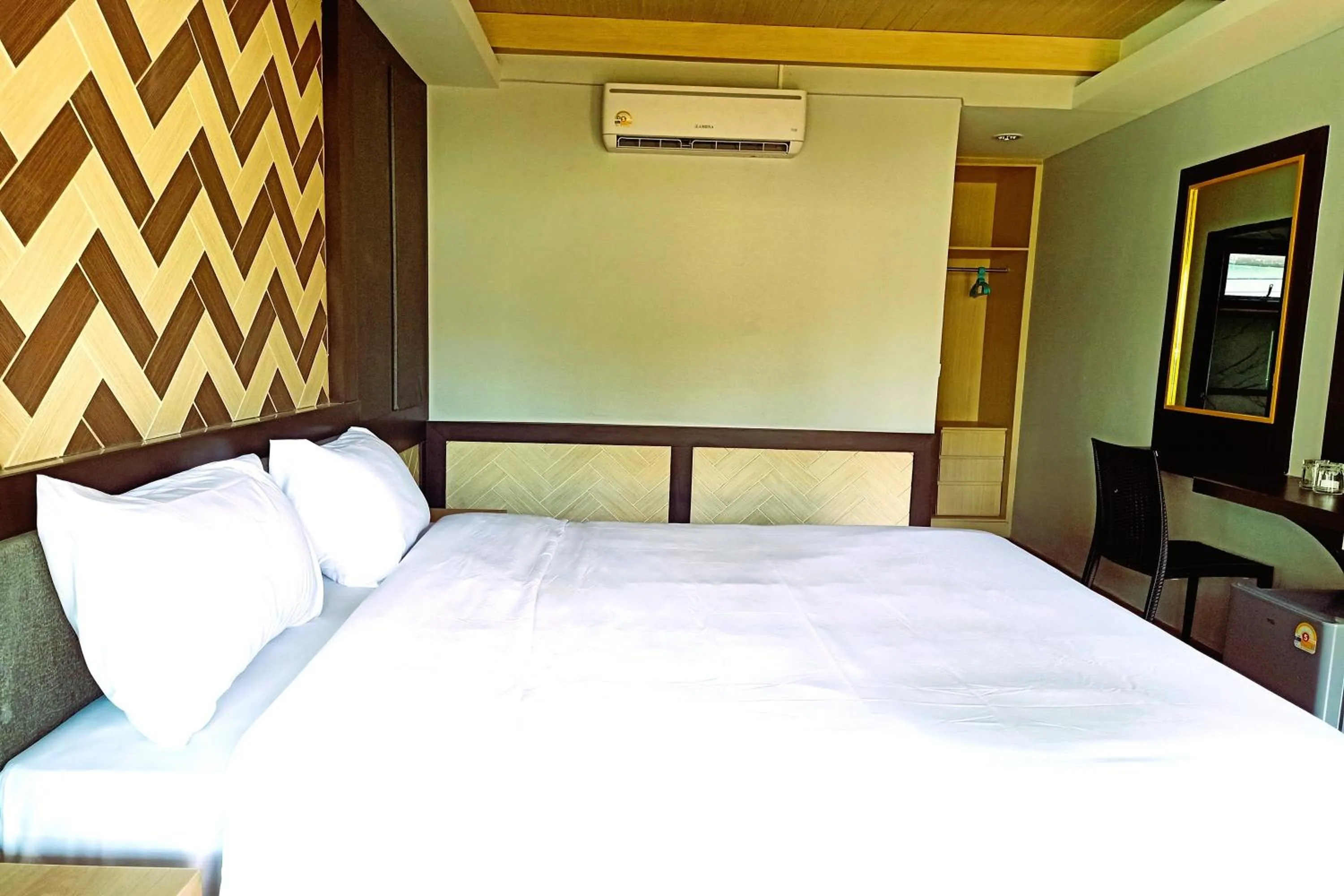 Bedroom, Bed in Resort Thalang