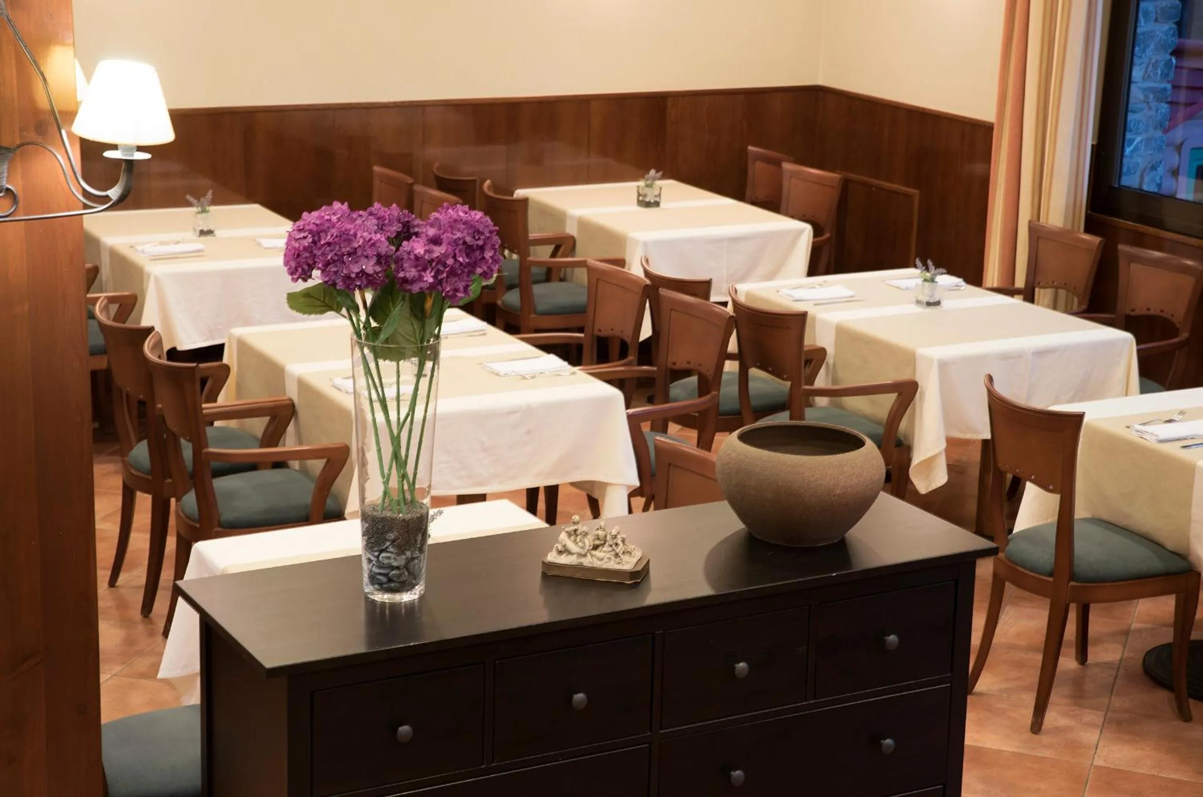 Restaurant/places to eat in Hotel Florido