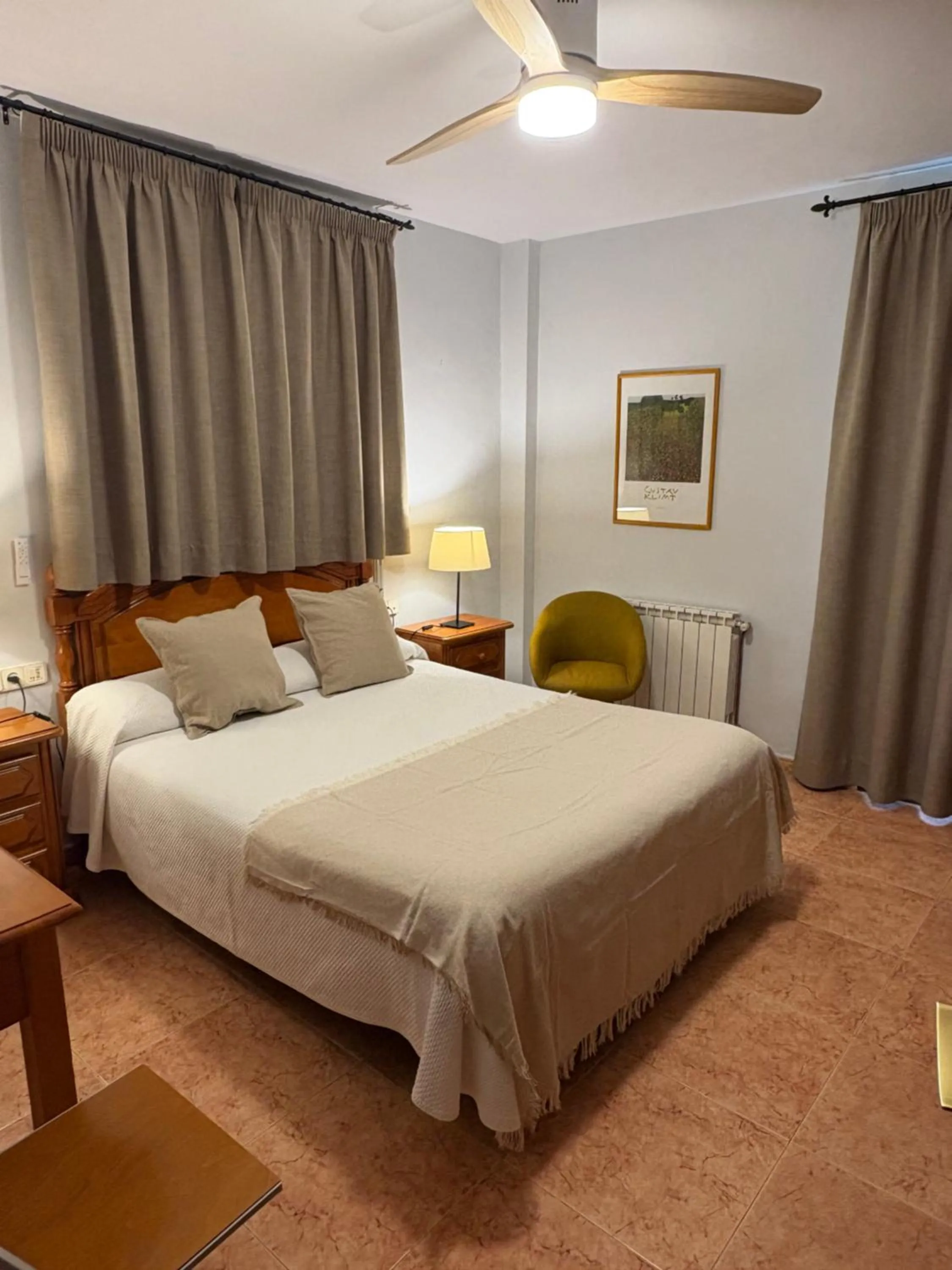 Bed in Hotel Florido