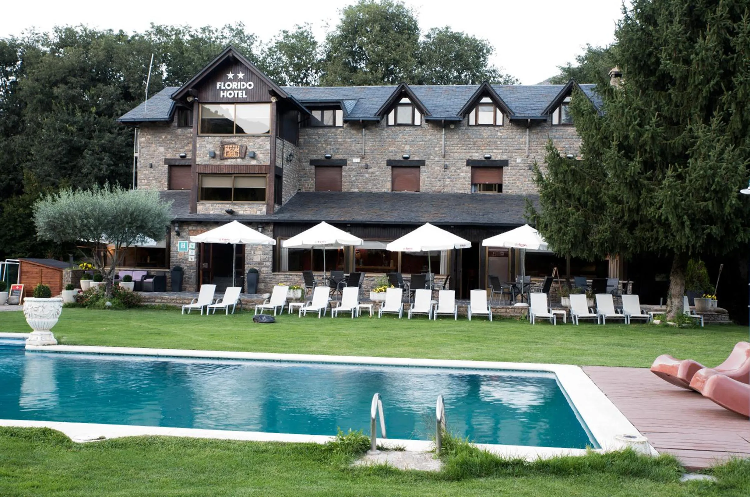 Property building in Hotel Florido