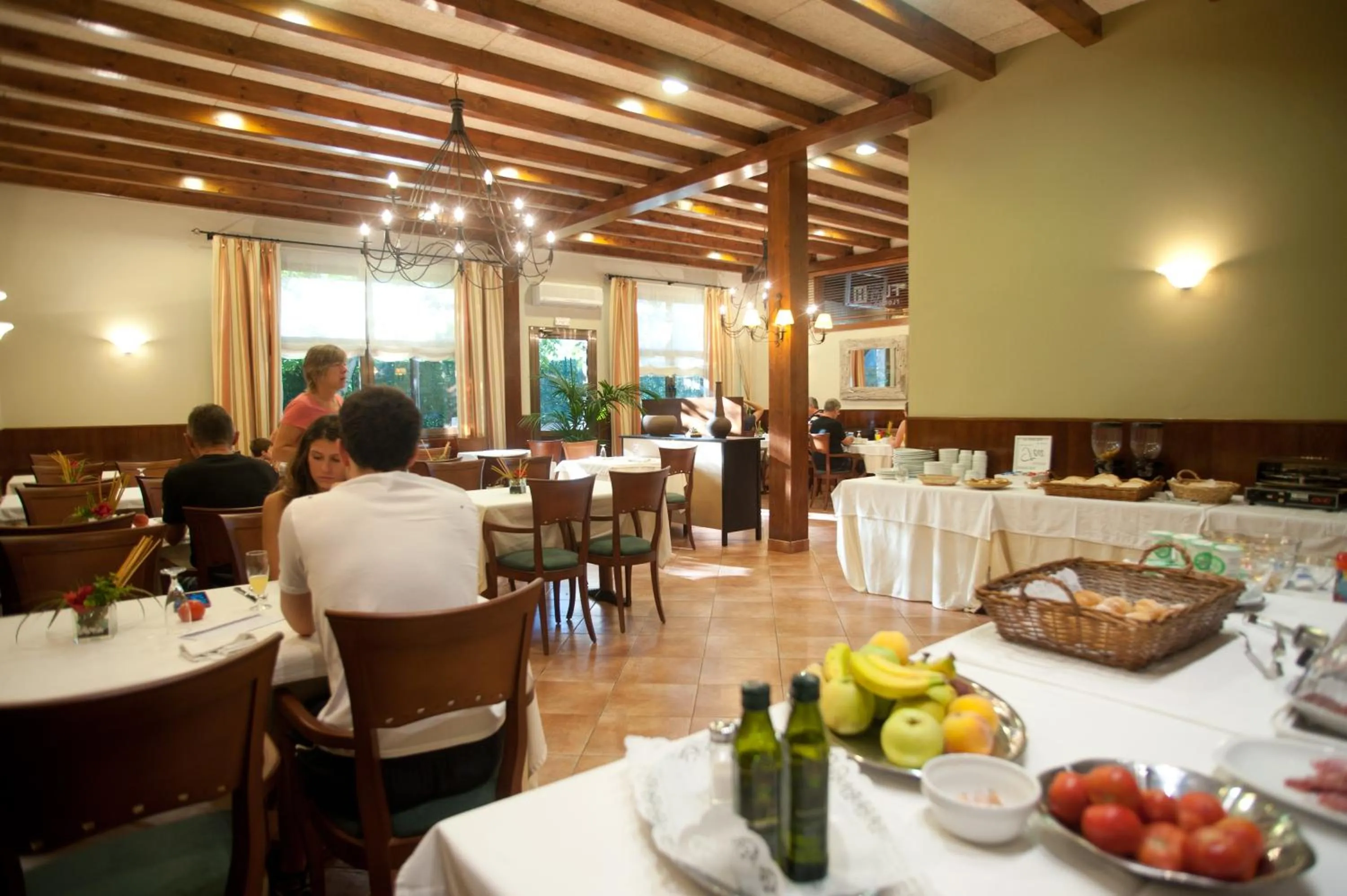 Restaurant/places to eat in Hotel Florido