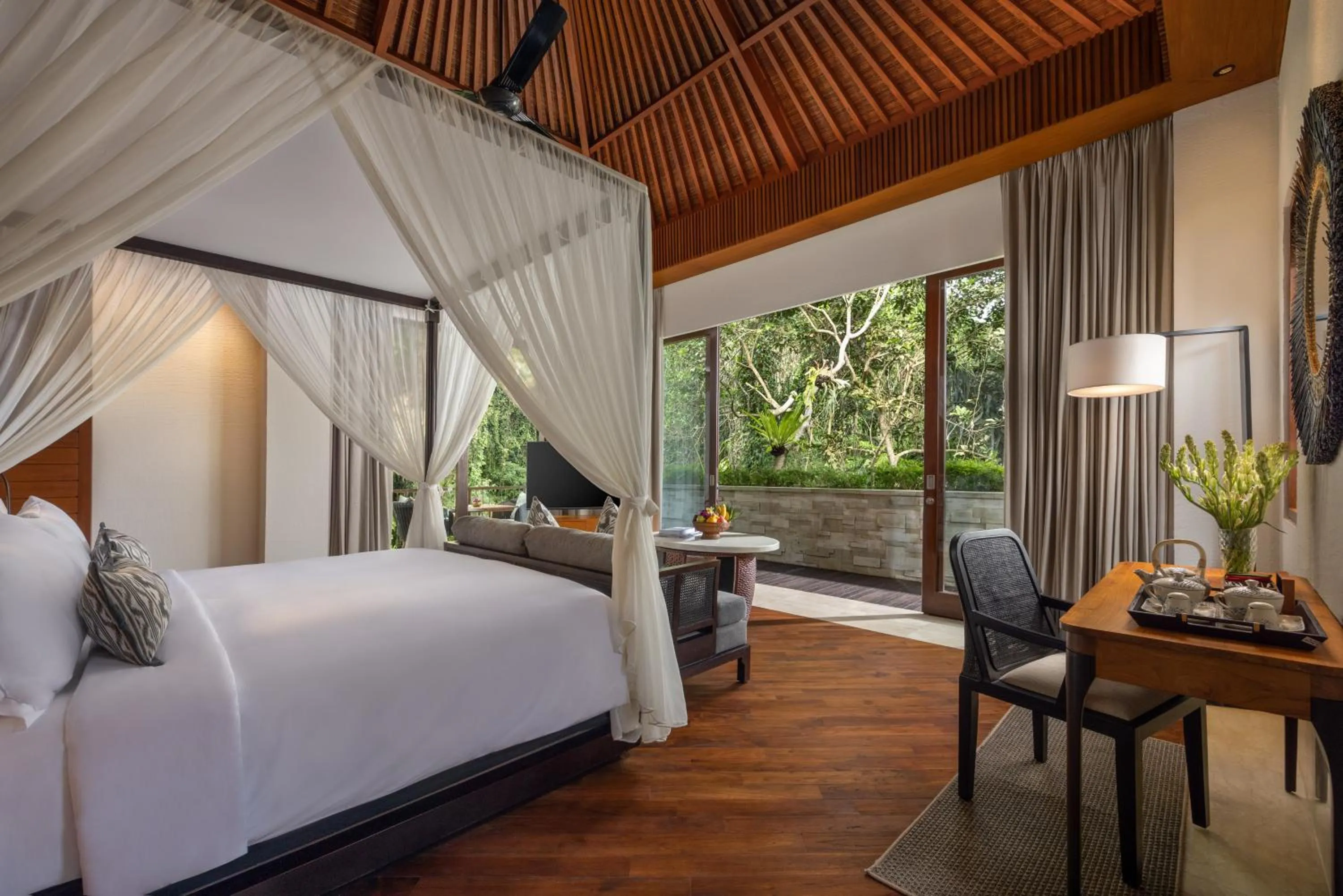 Bed in Impiana Private Villas Ubud