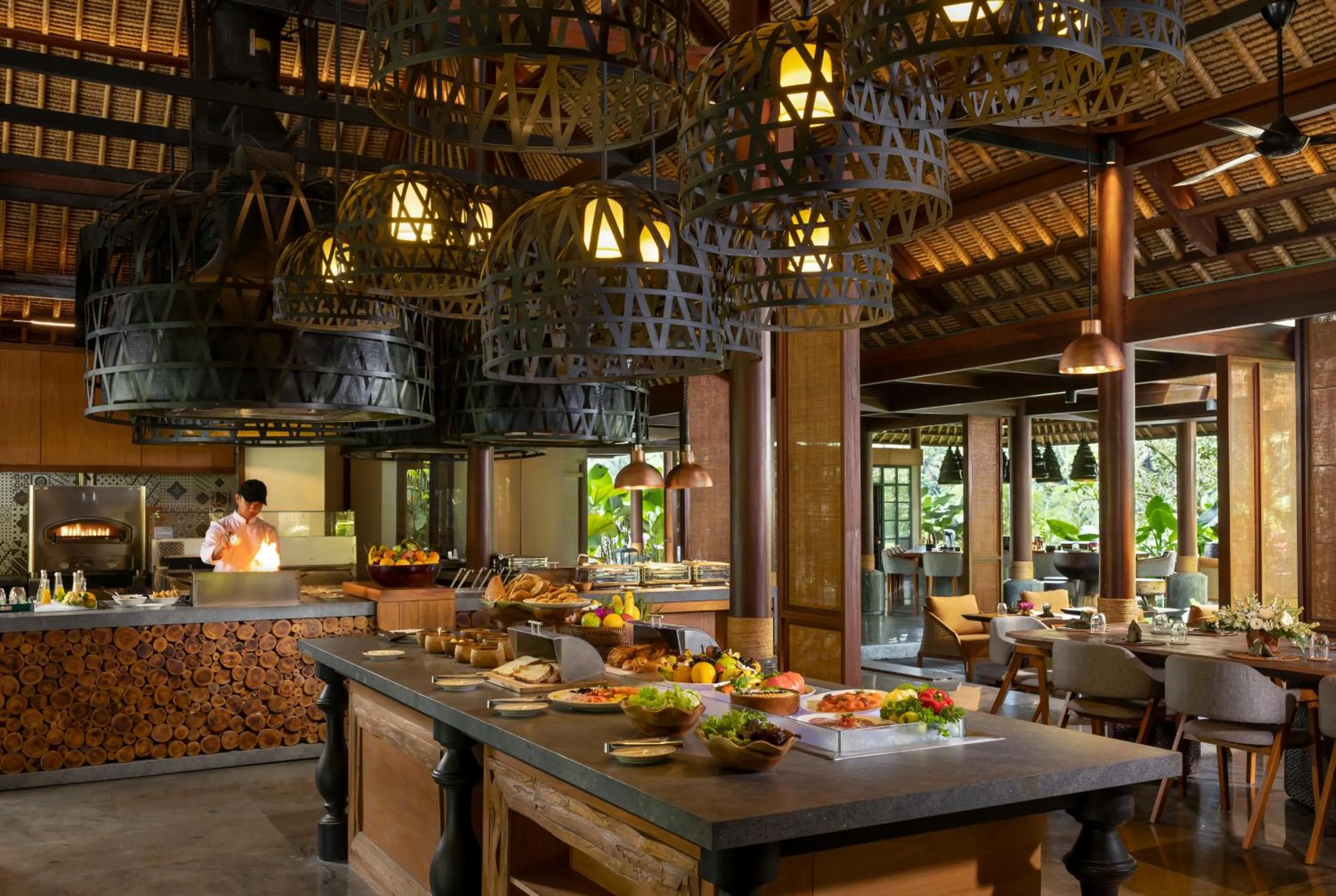 Restaurant/places to eat in Impiana Private Villas Ubud