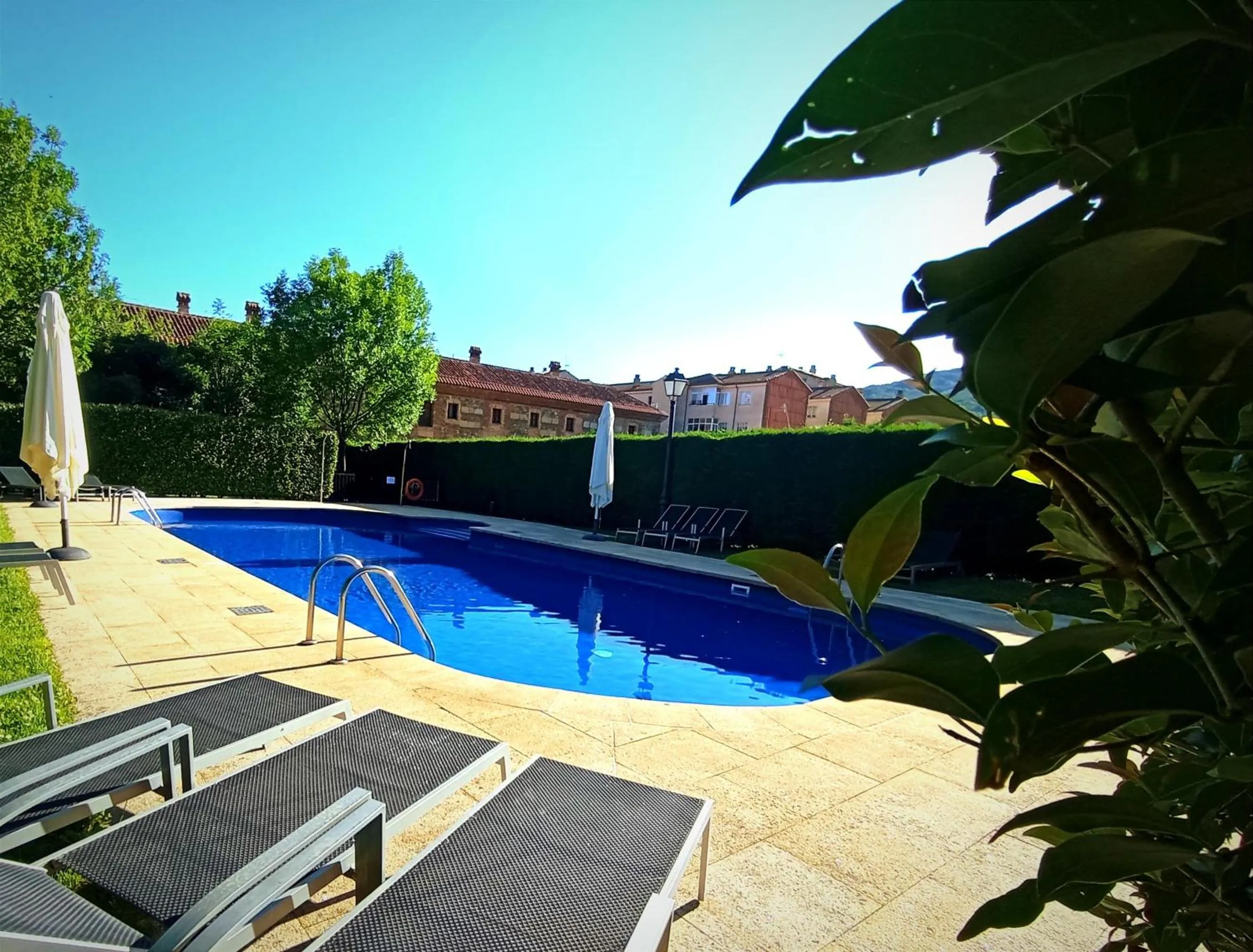 Pool view in Hotel Valle del Ambroz