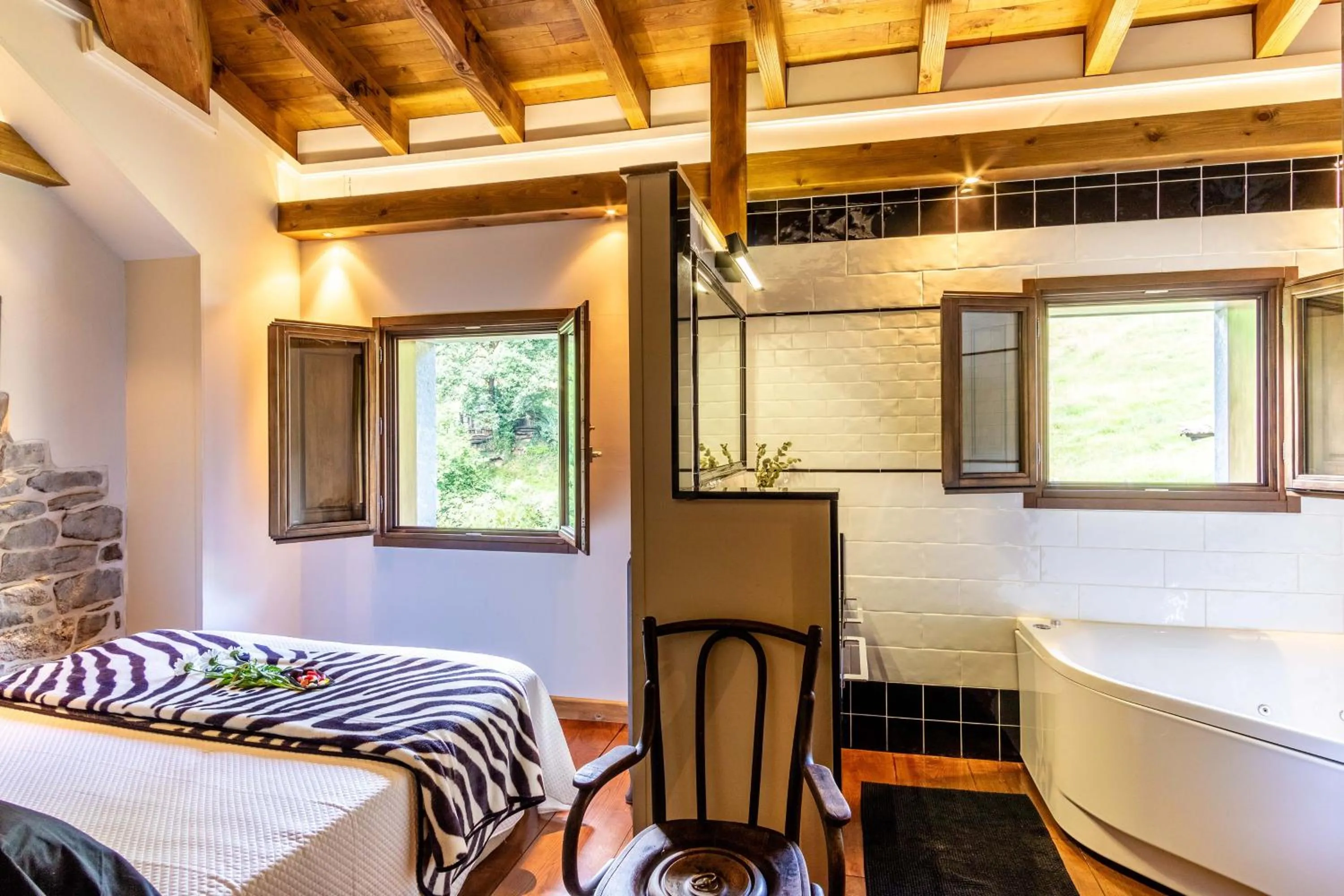 Photo of the whole room, Bed in Casona de El Castañíu