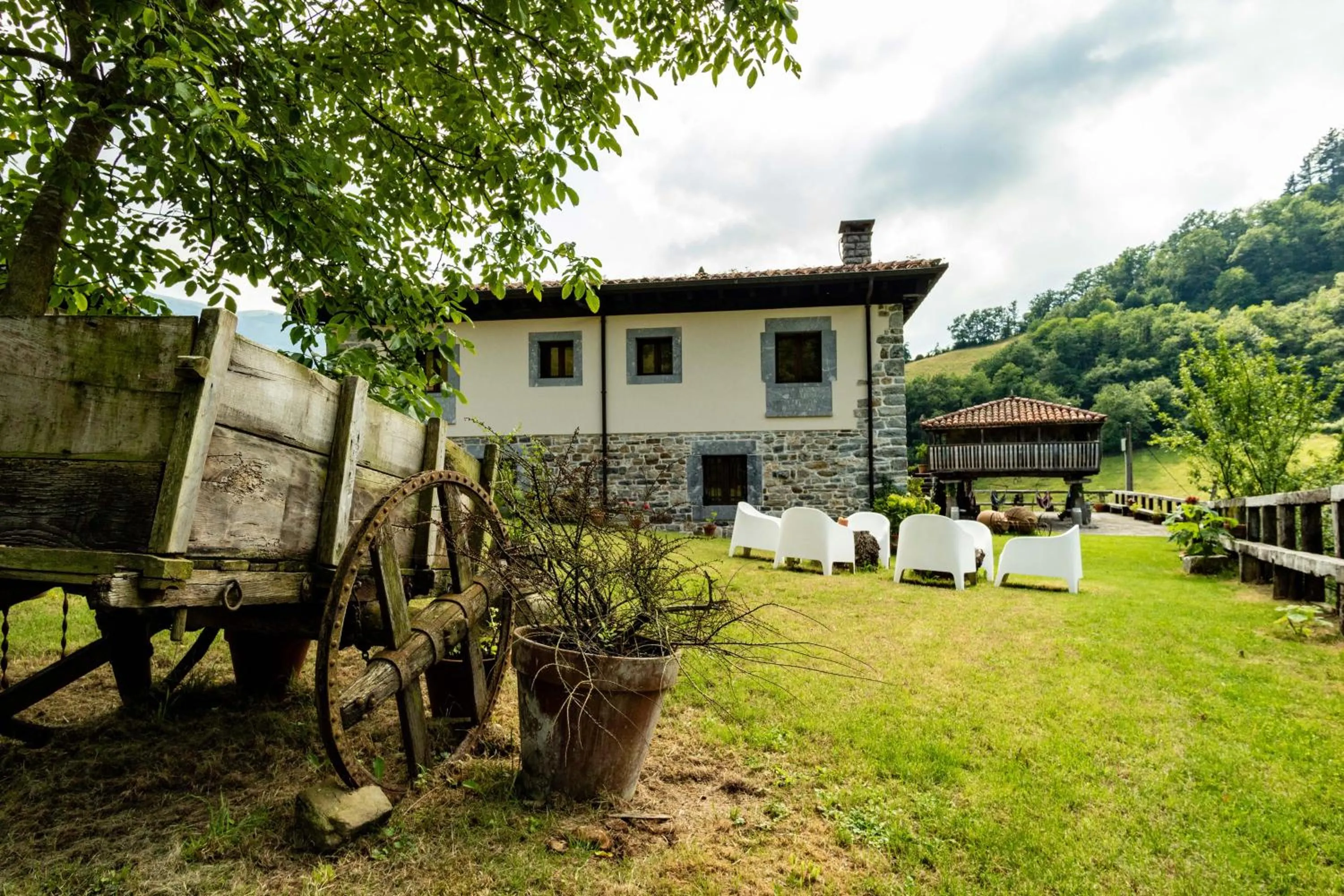 Property building in Casona de El Castañíu