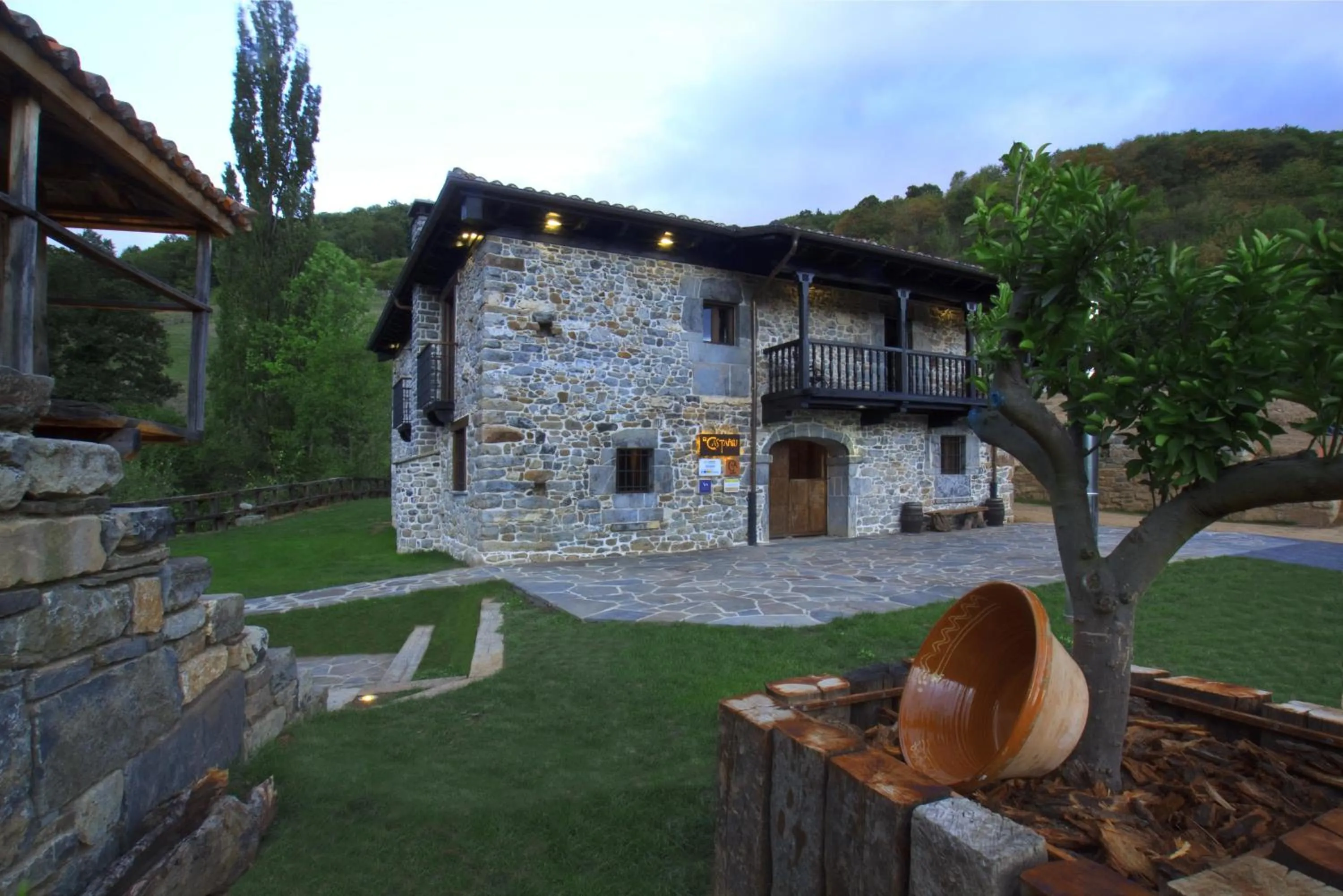 Property building in Casona de El Castañíu