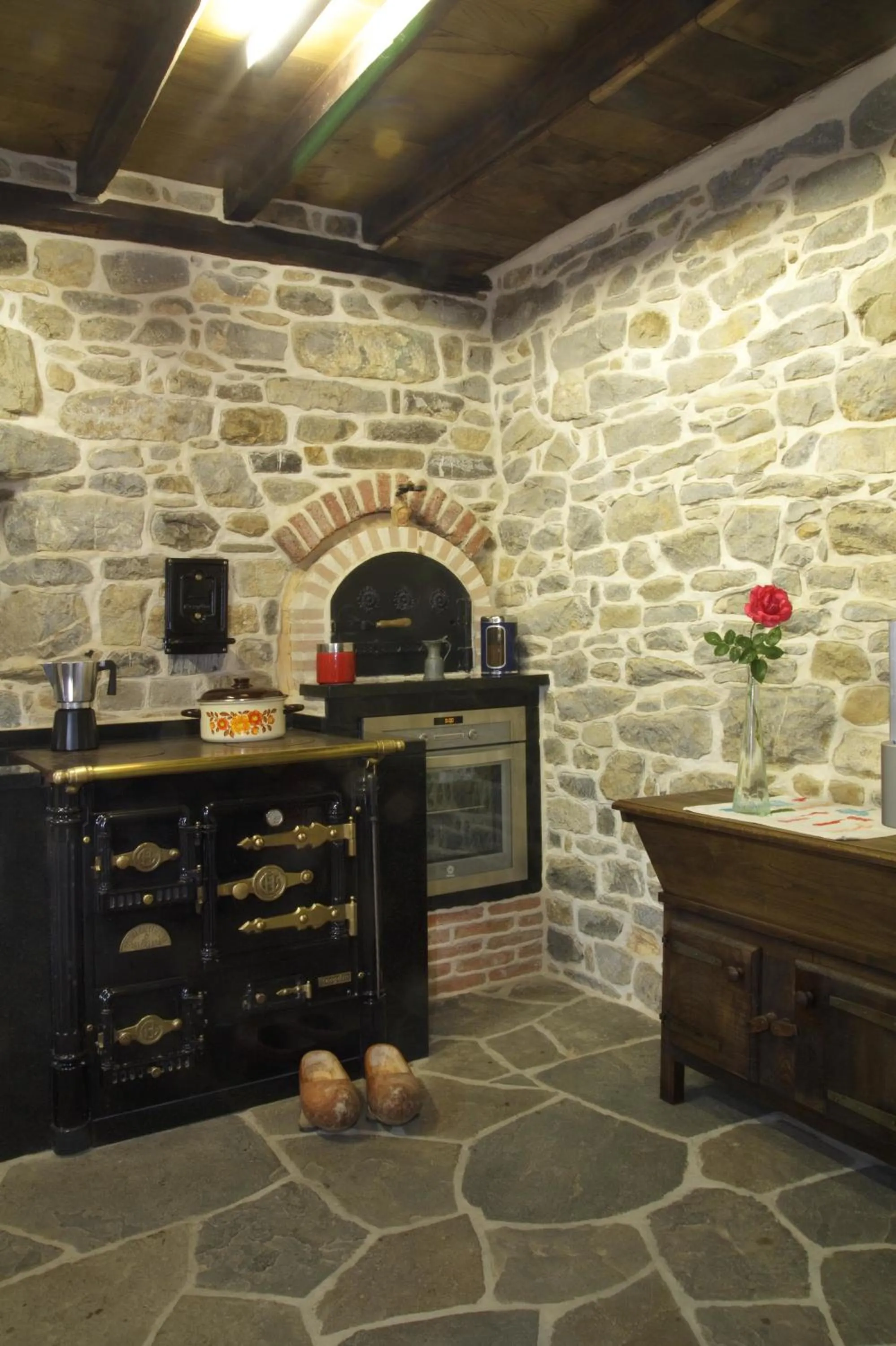 Kitchen or kitchenette in Casona de El Castañíu