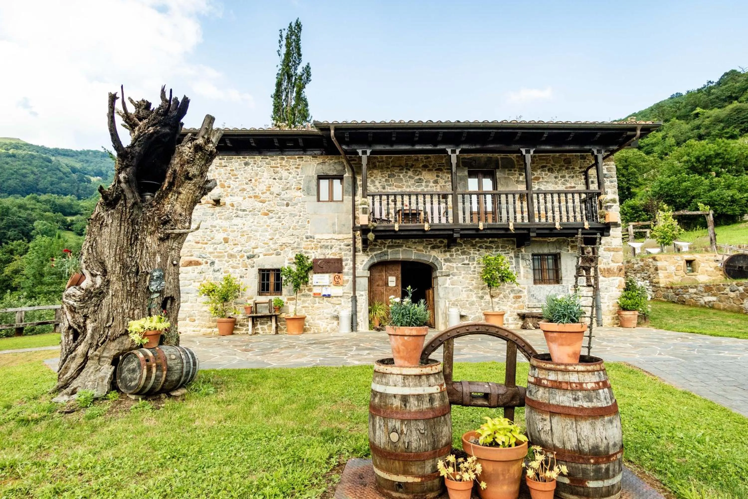 Property building in Casona de El Castañíu