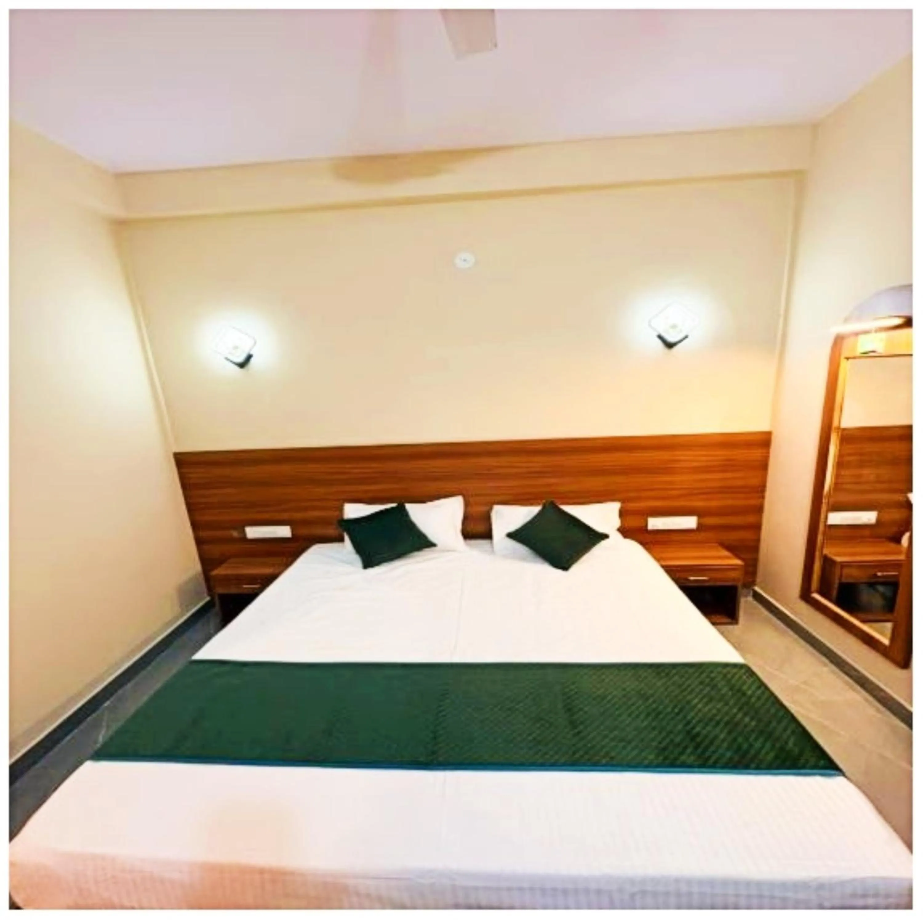 Bedroom, Bed in Hotel Jay ambey palace In Jaipur