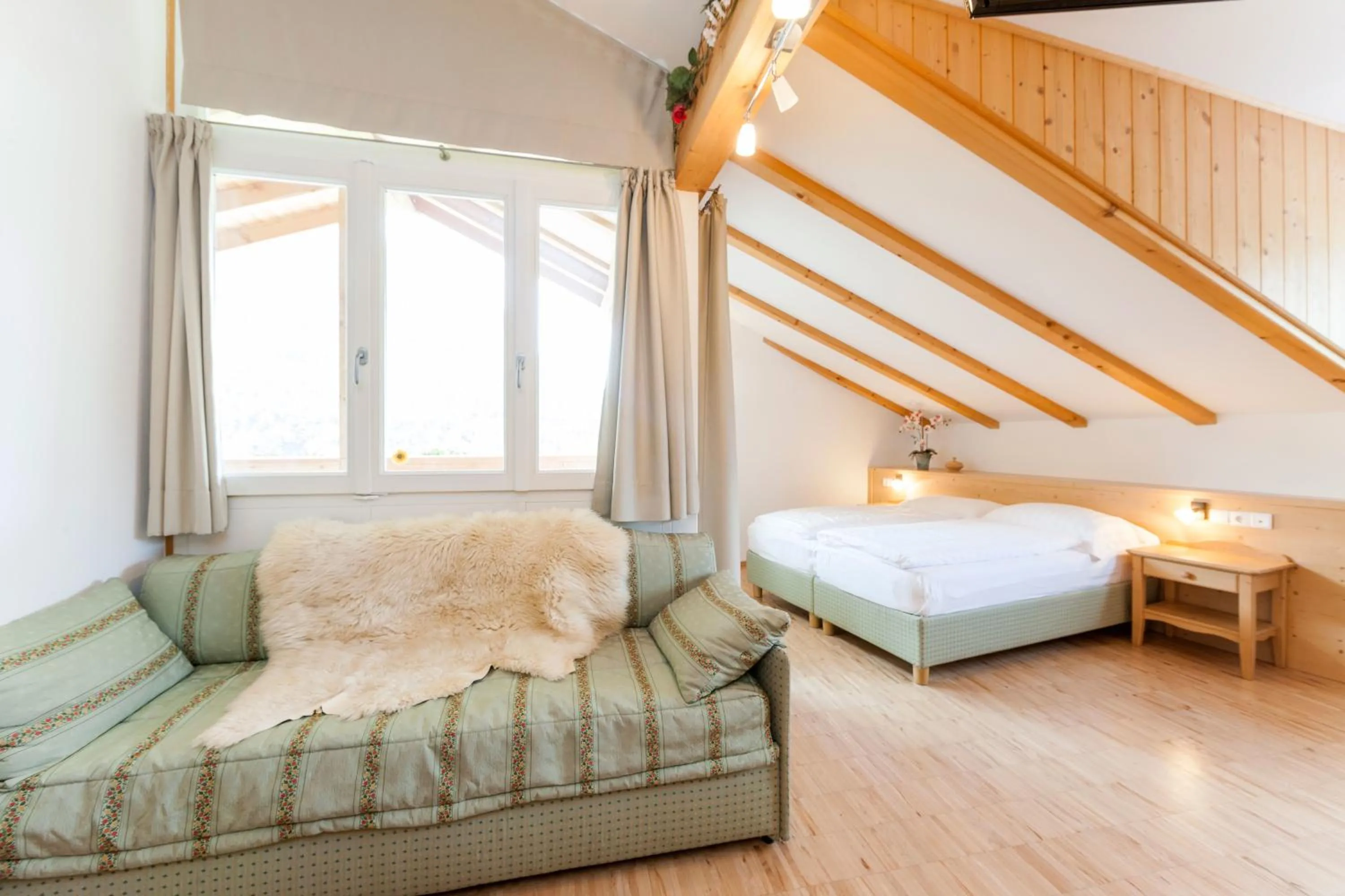 Bedroom, Bed in Berggasthof Locanda Alpina Dorfner