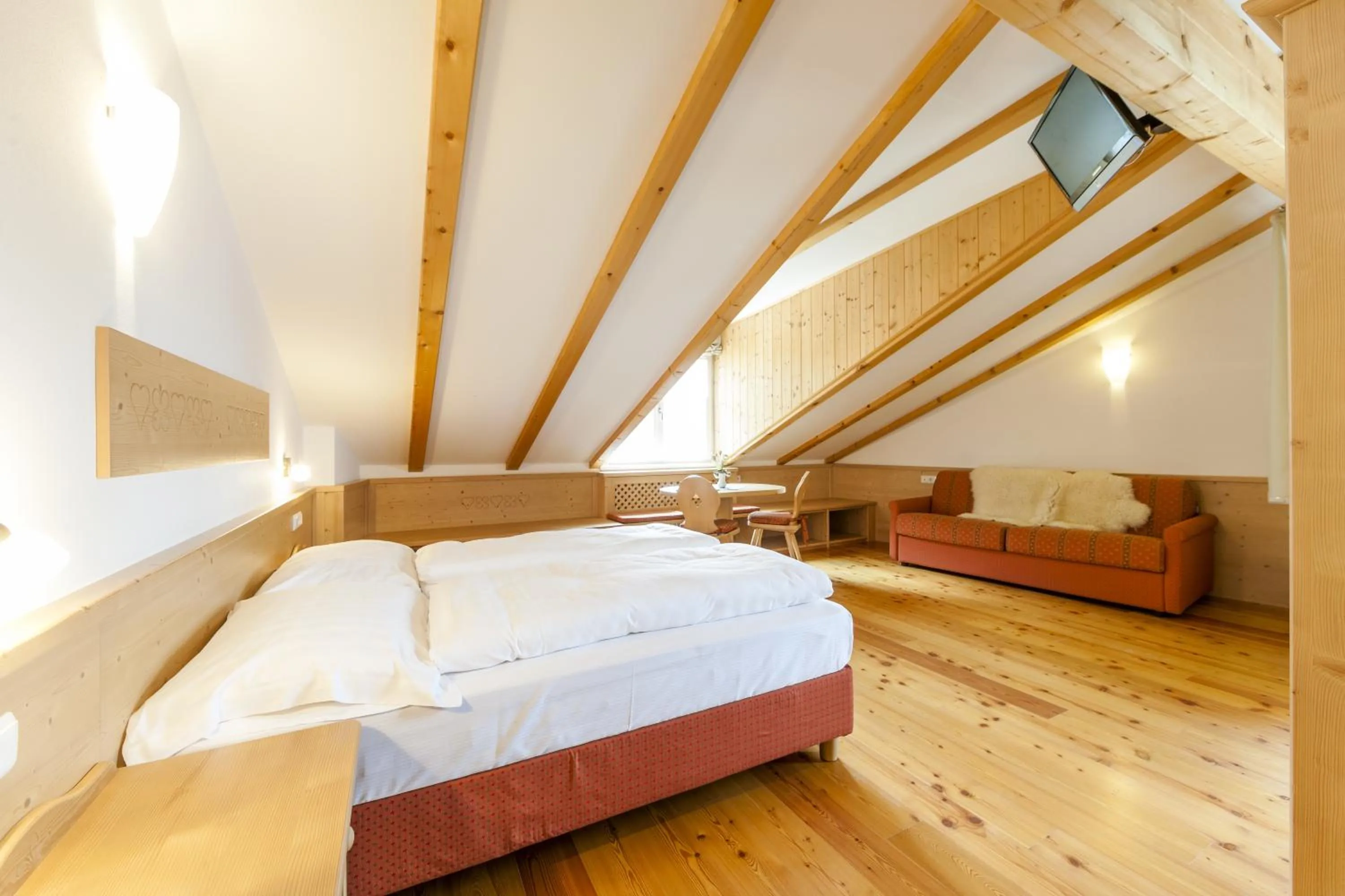 Bedroom, Bed in Berggasthof Locanda Alpina Dorfner
