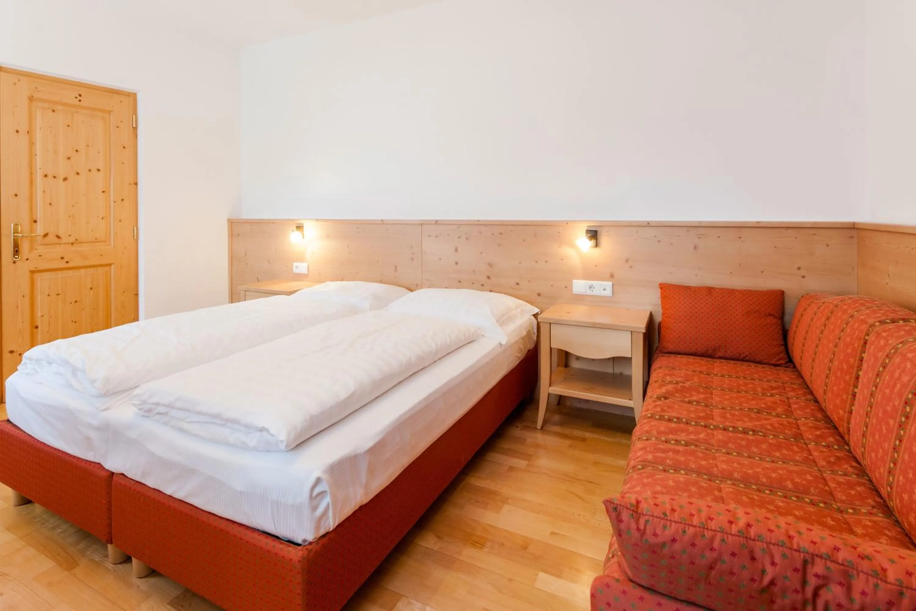 Bedroom, Bed in Berggasthof Locanda Alpina Dorfner