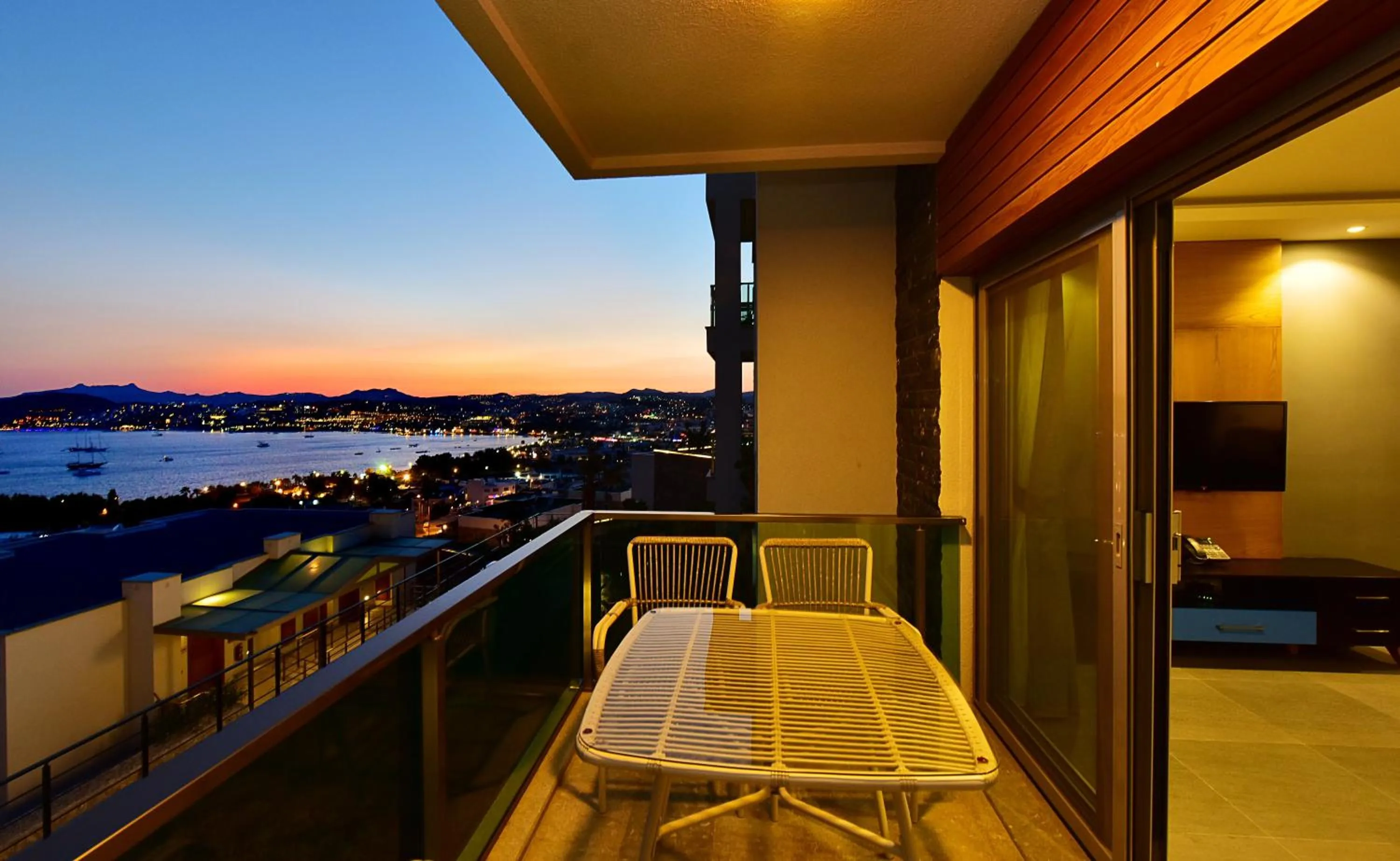 Balcony/Terrace in Degirmenburnu Residence