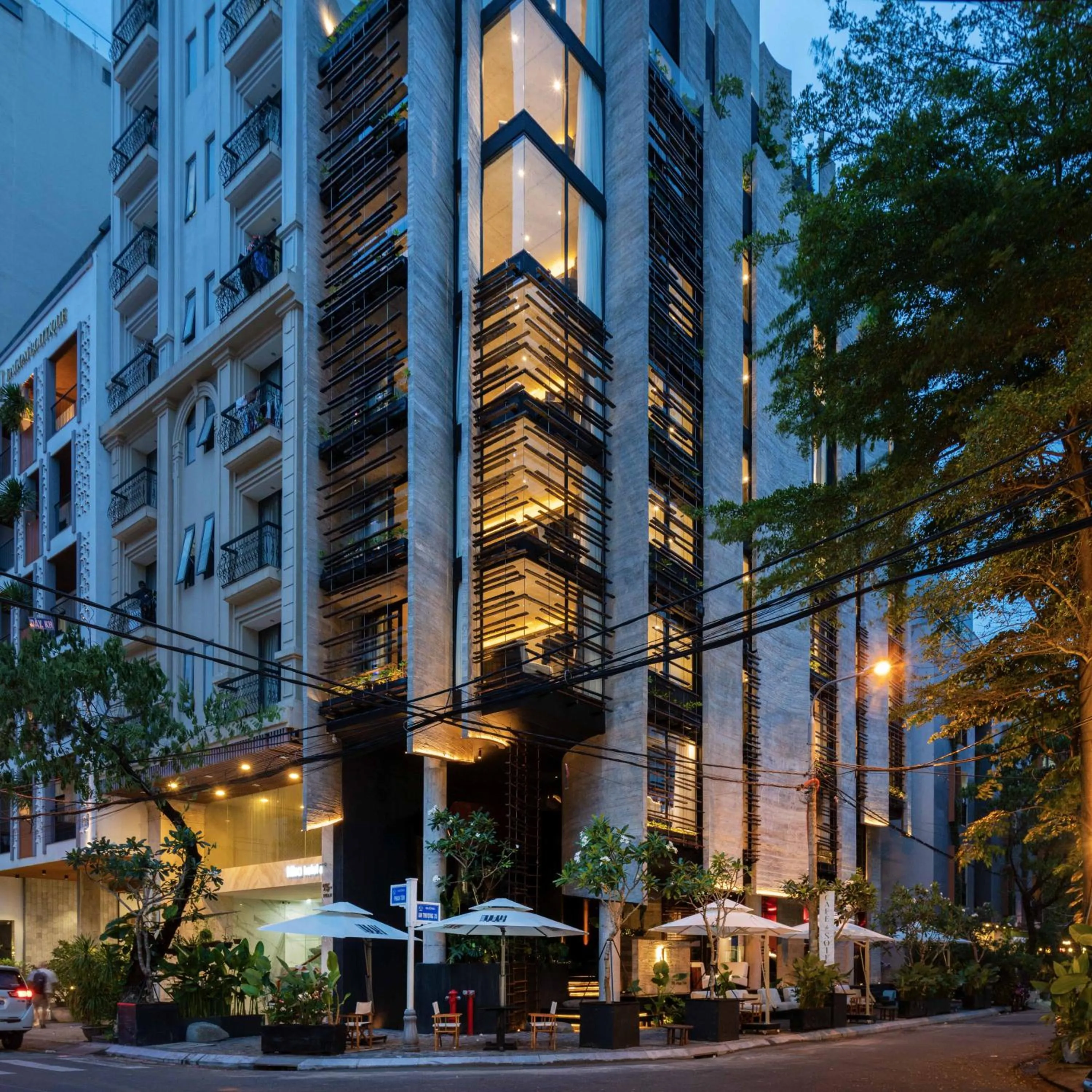 Property building in Hôtel de Soie