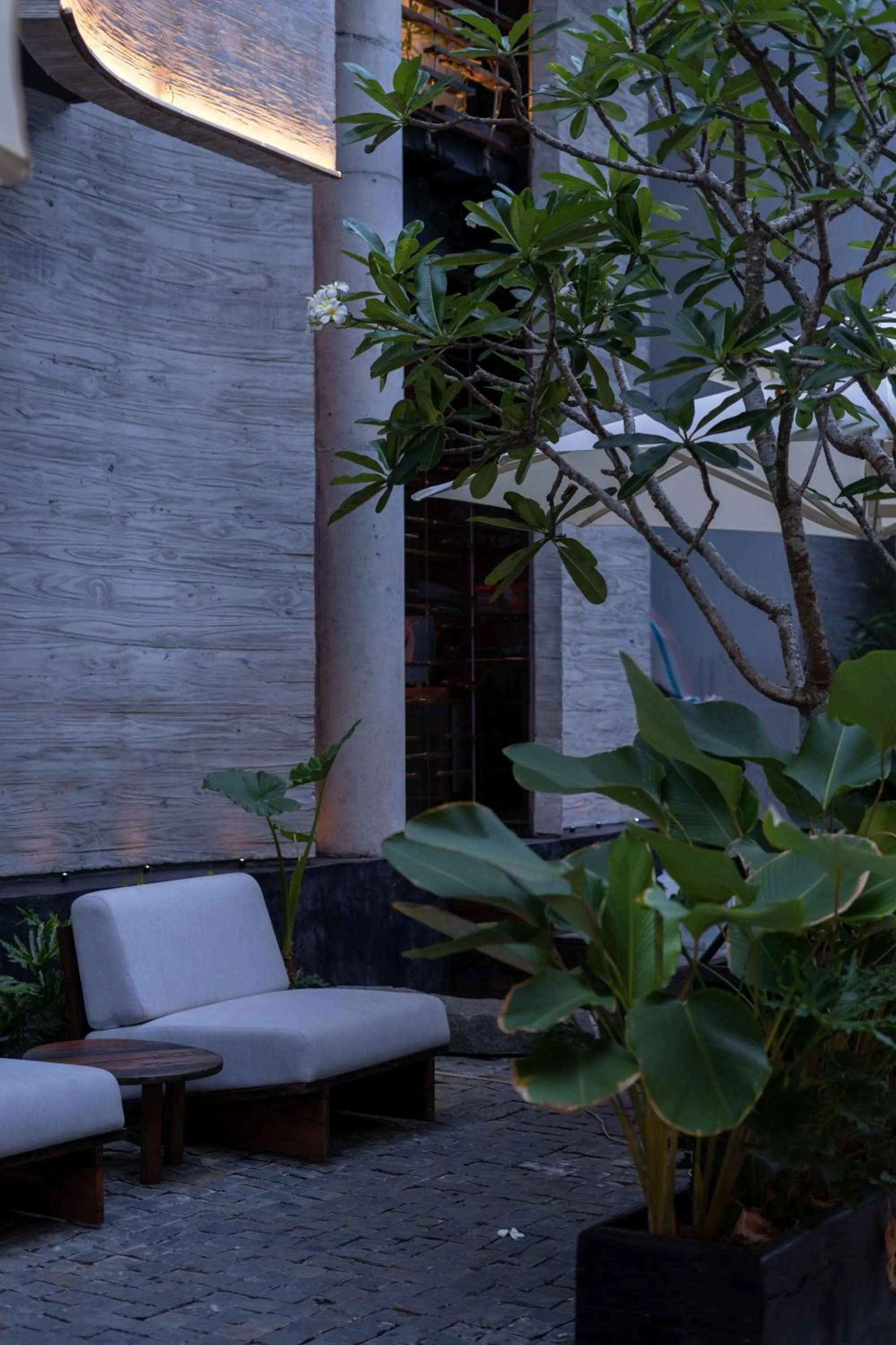 Seating area in Hôtel de Soie