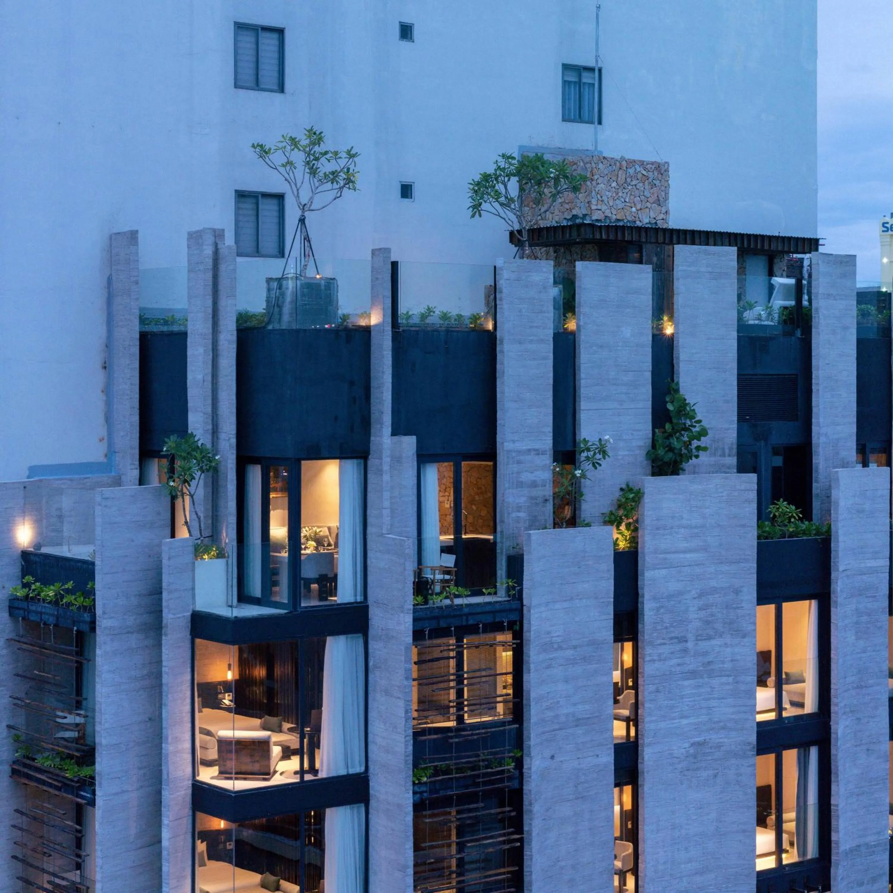 Property building in Hôtel de Soie