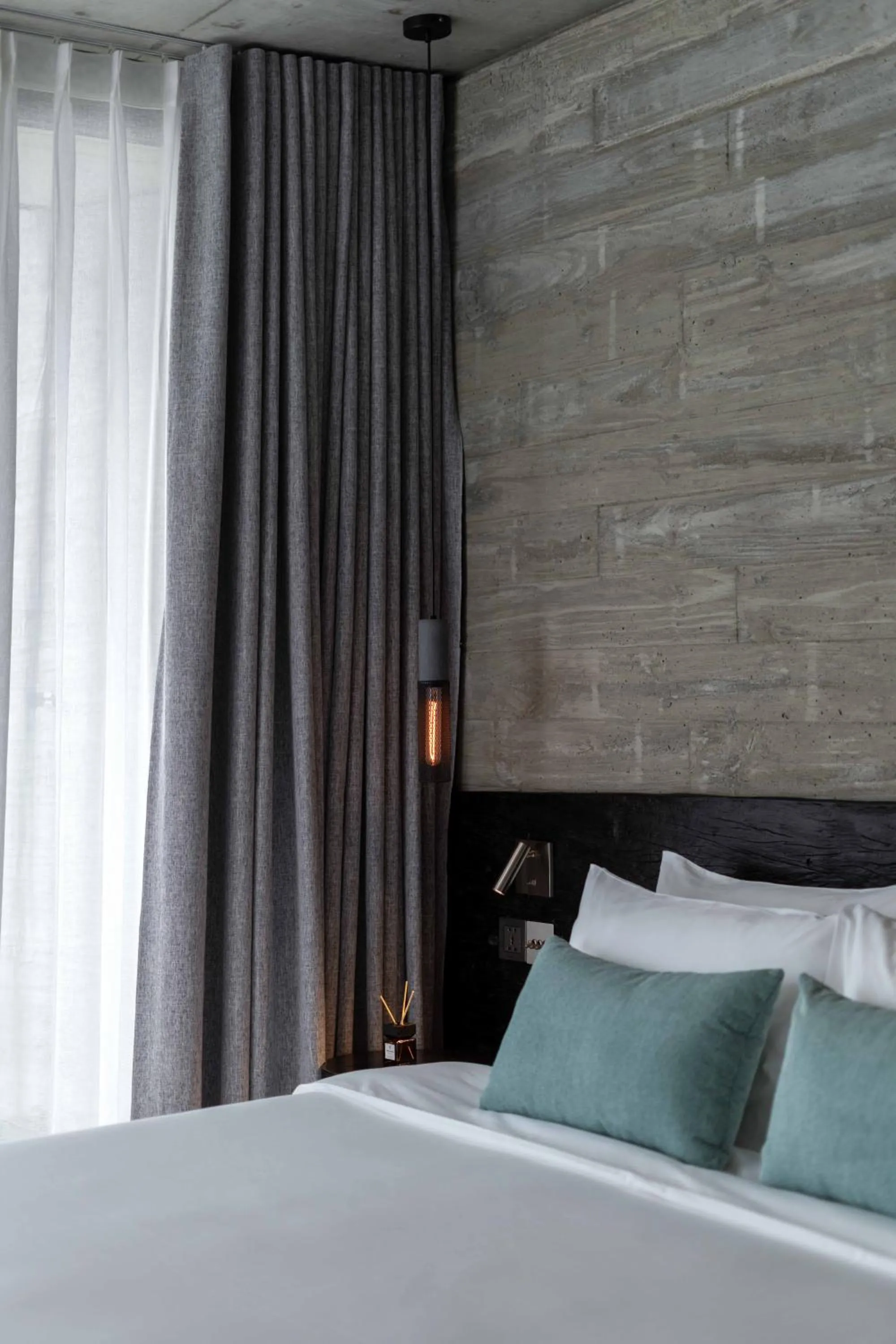 Bedroom, Bed in Hôtel de Soie