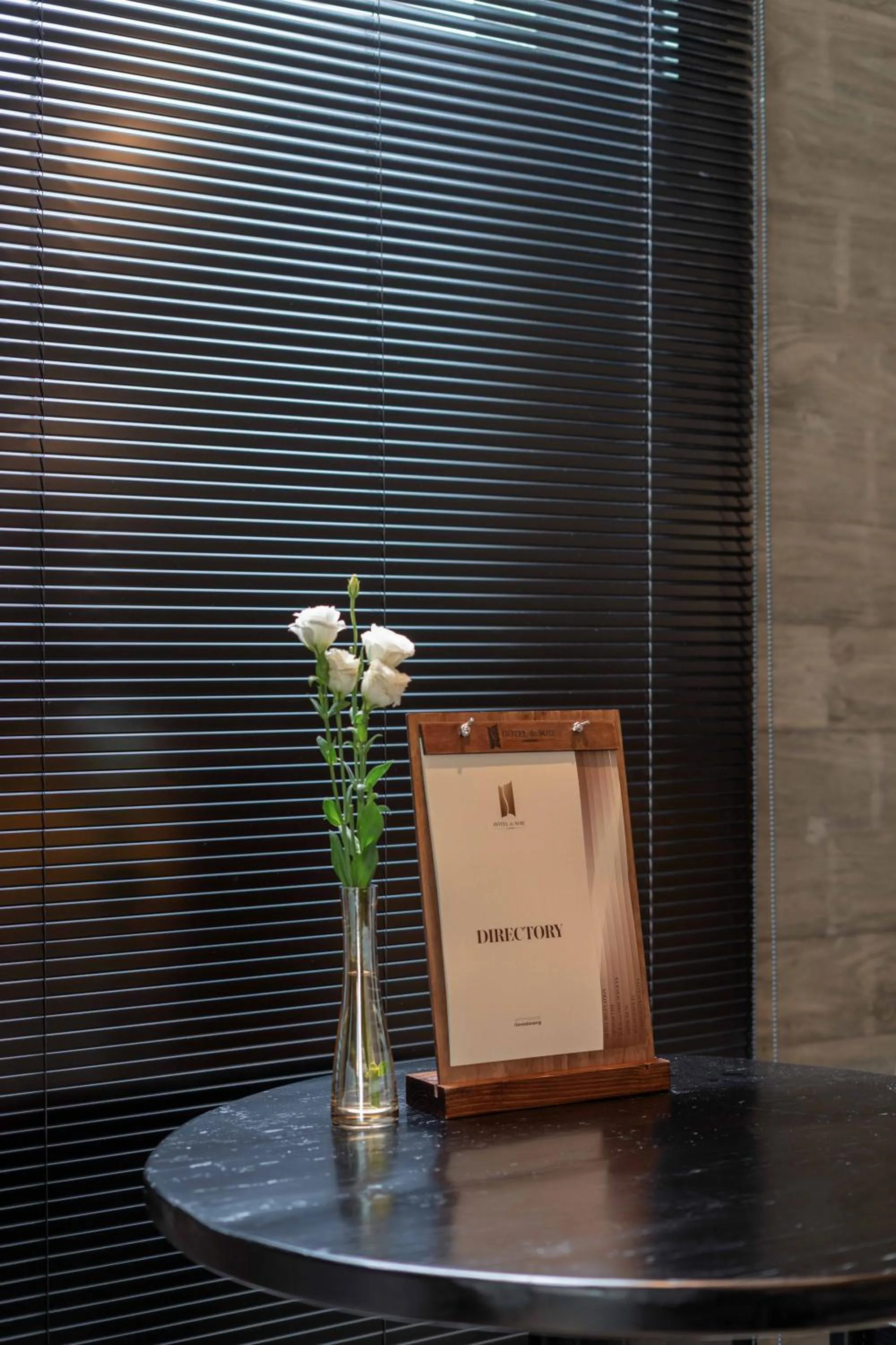 Bedroom in Hôtel de Soie