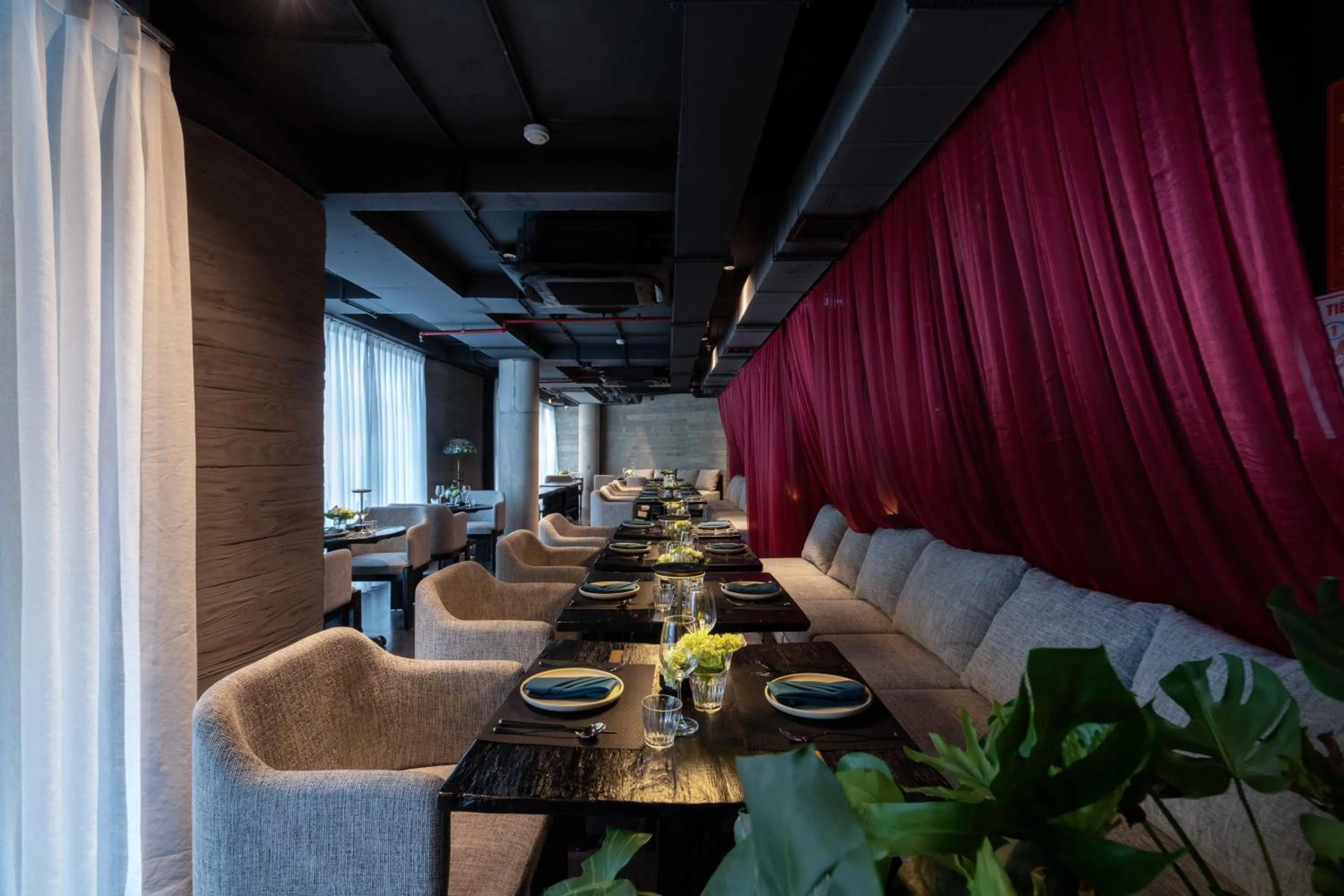 Restaurant/places to eat in Hôtel de Soie