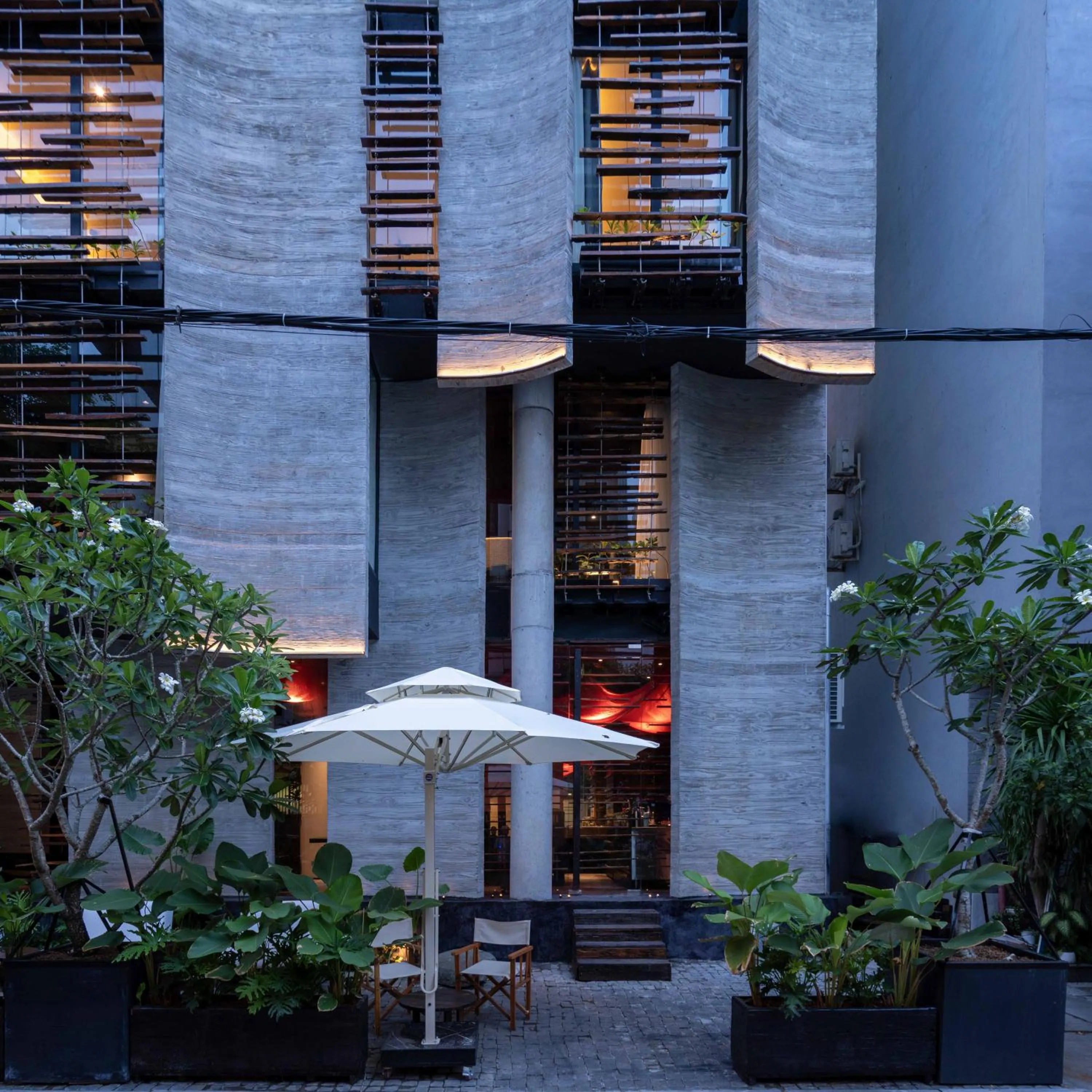 Property building in Hôtel de Soie