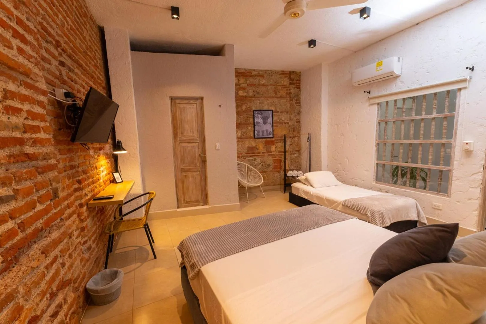 Photo of the whole room, Bed in Hotel Casa Agena