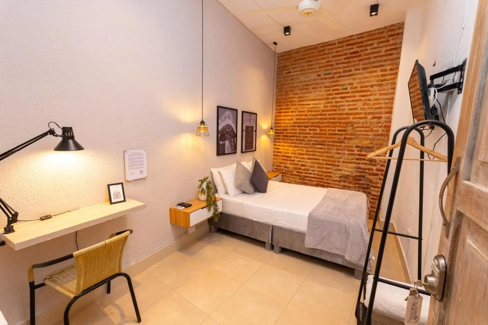 Photo of the whole room, Bed in Hotel Casa Agena