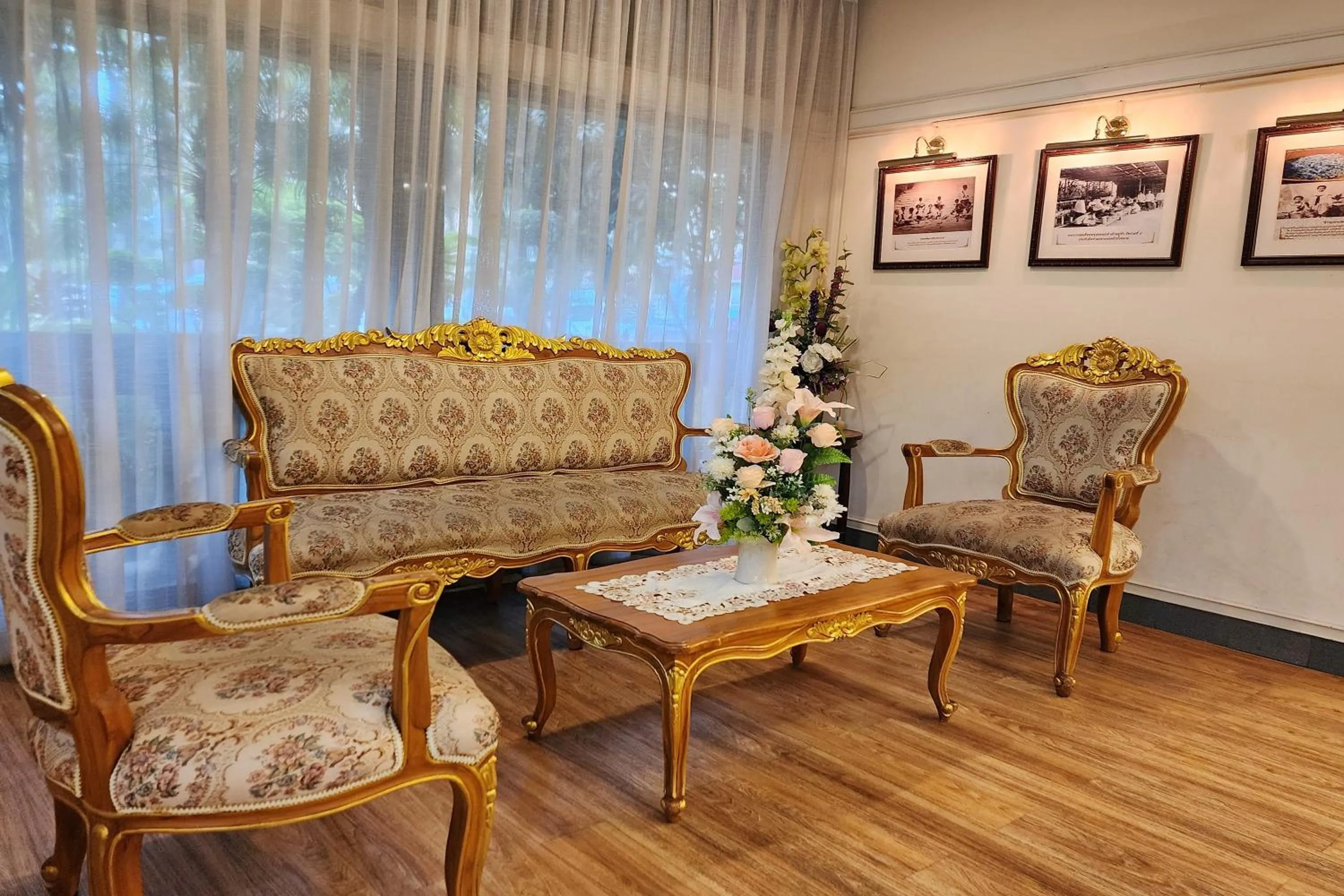 Living room in Suan Sunandha Palace Hotel