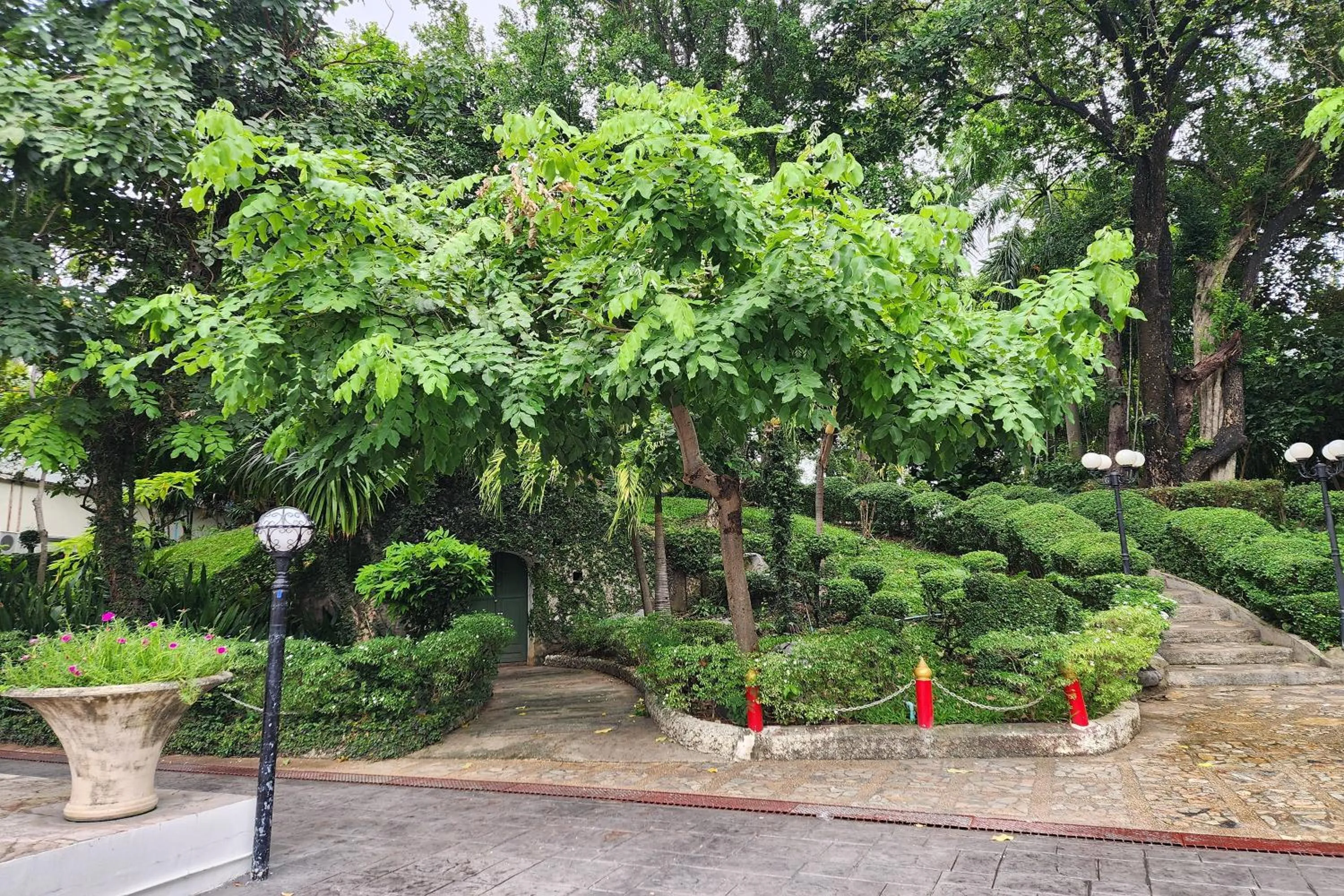 Nearby landmark in Suan Sunandha Palace Hotel