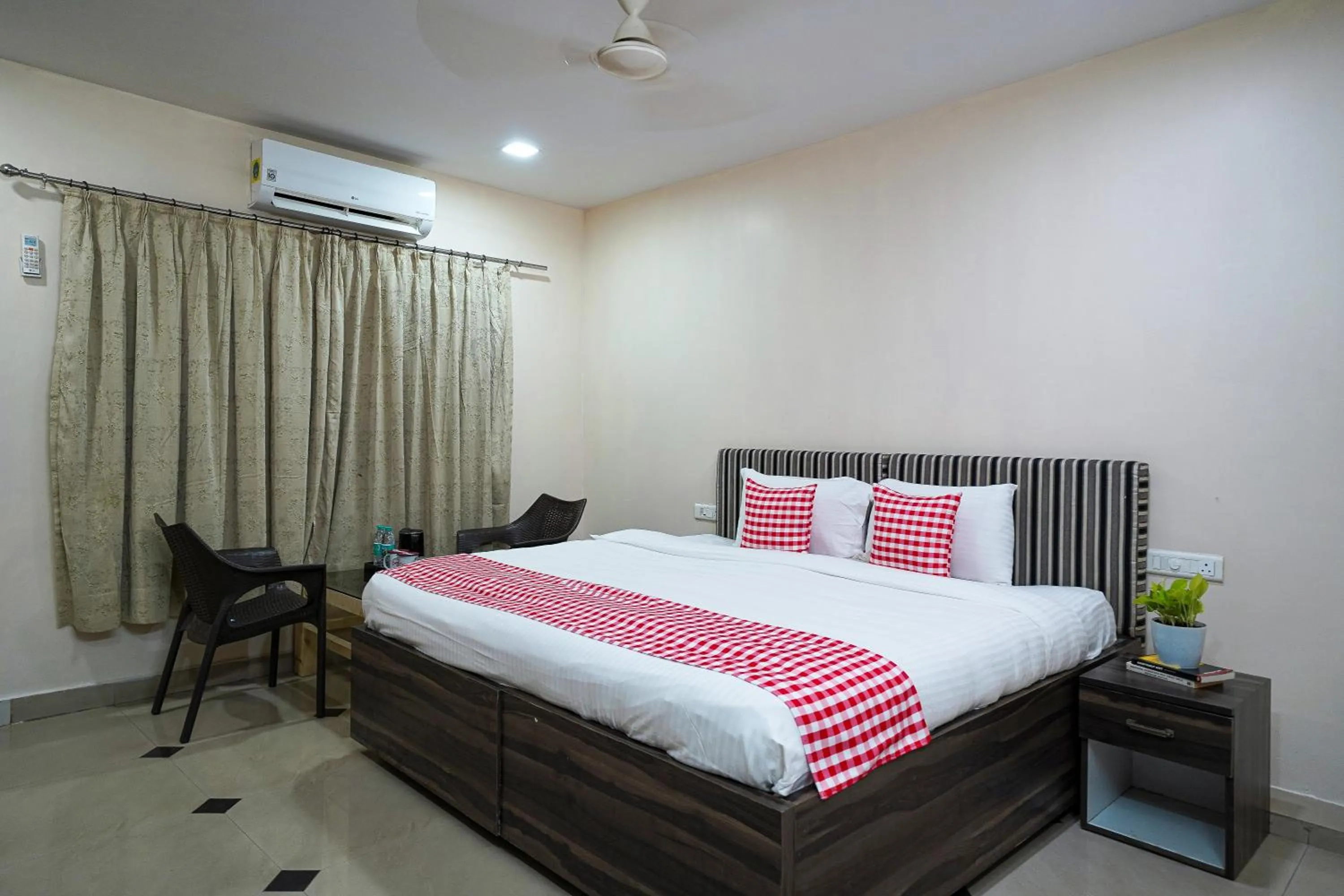 Bed in Open Hotel by Olive - Oceanic Vibes Hotel - RK Beach