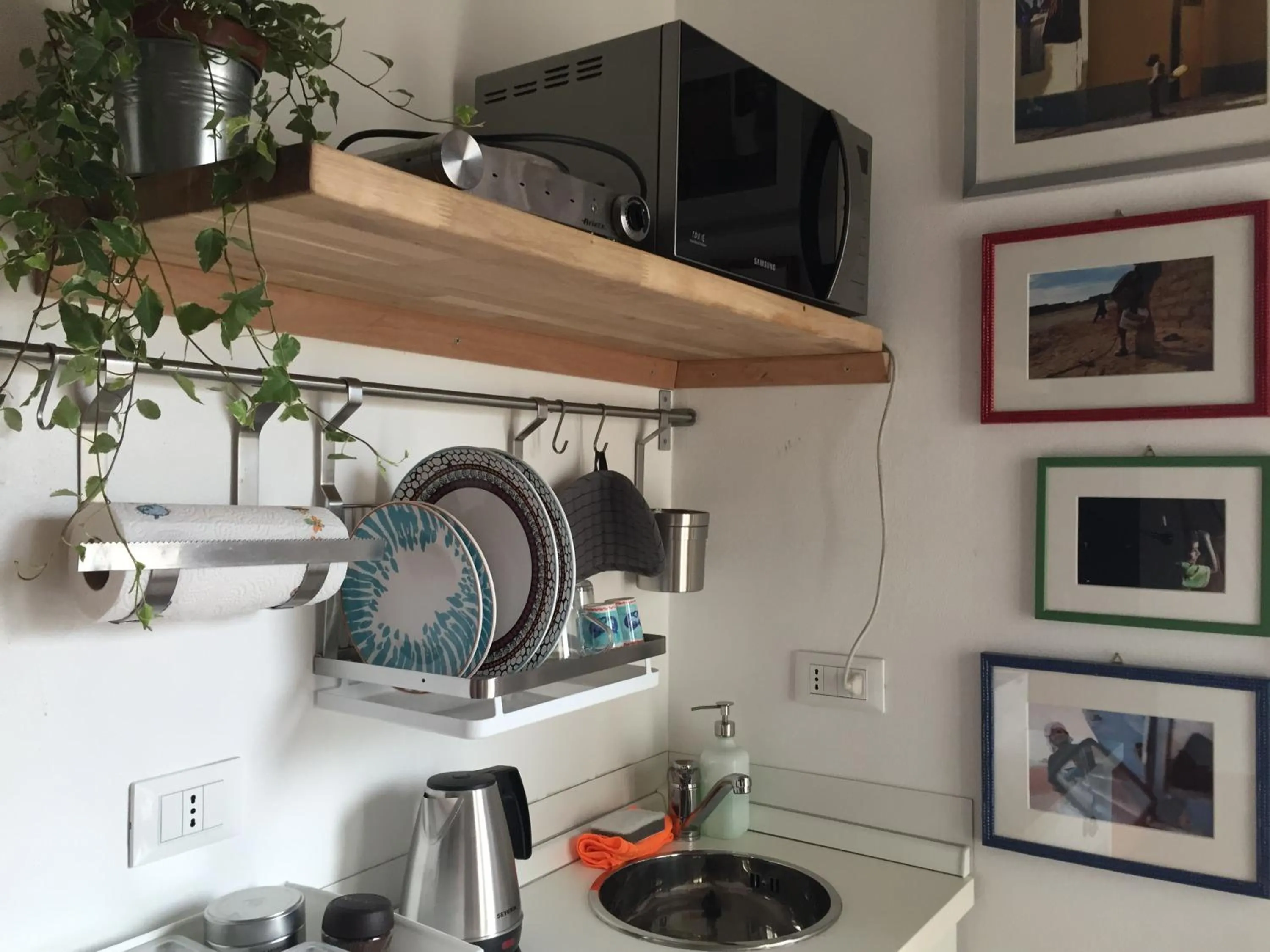 Kitchen or kitchenette in Up to Seven