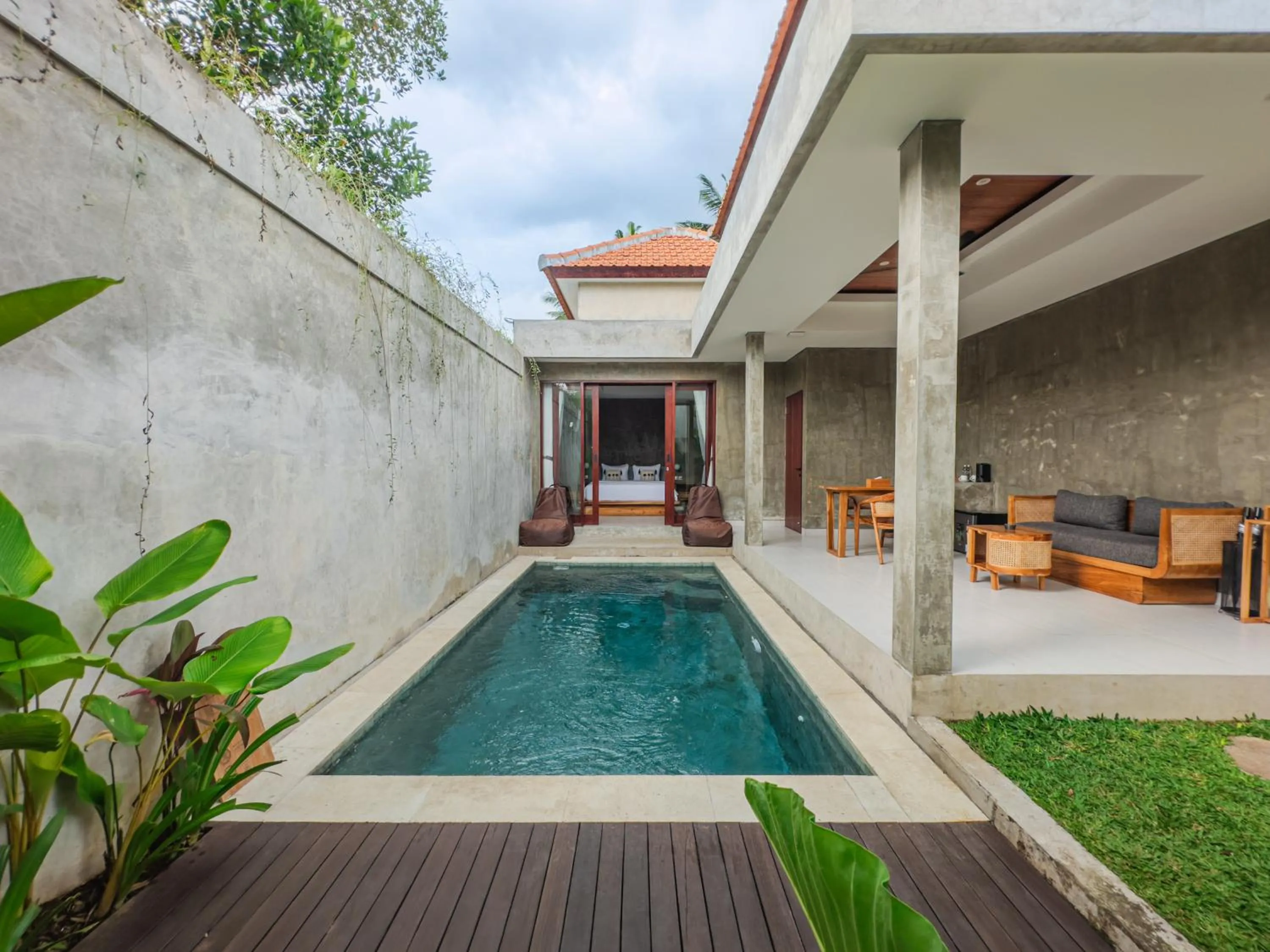 Swimming pool in Davaya Villas Ubud