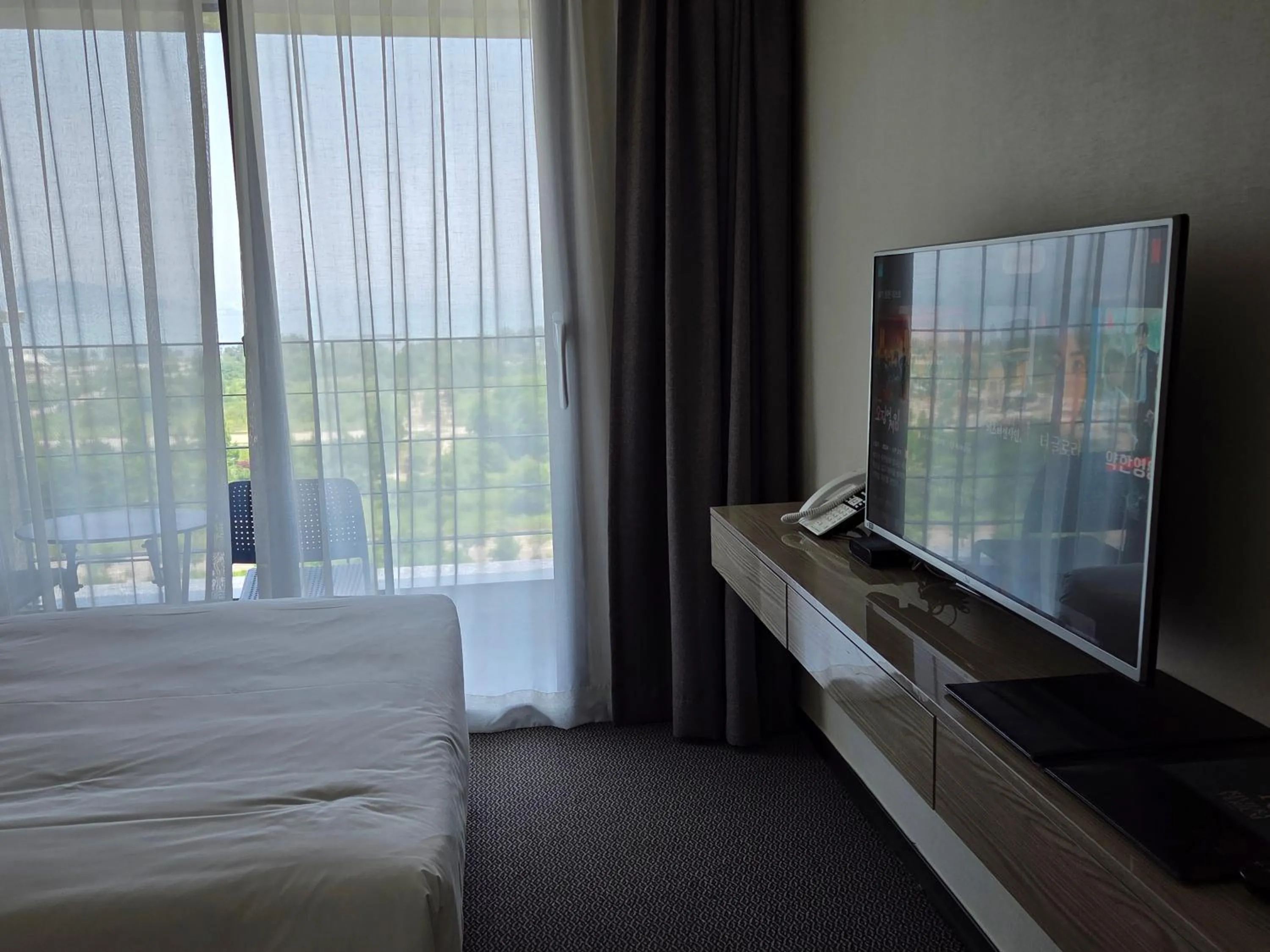 Photo of the whole room, Bed in Riviera Hotel Yeongjong