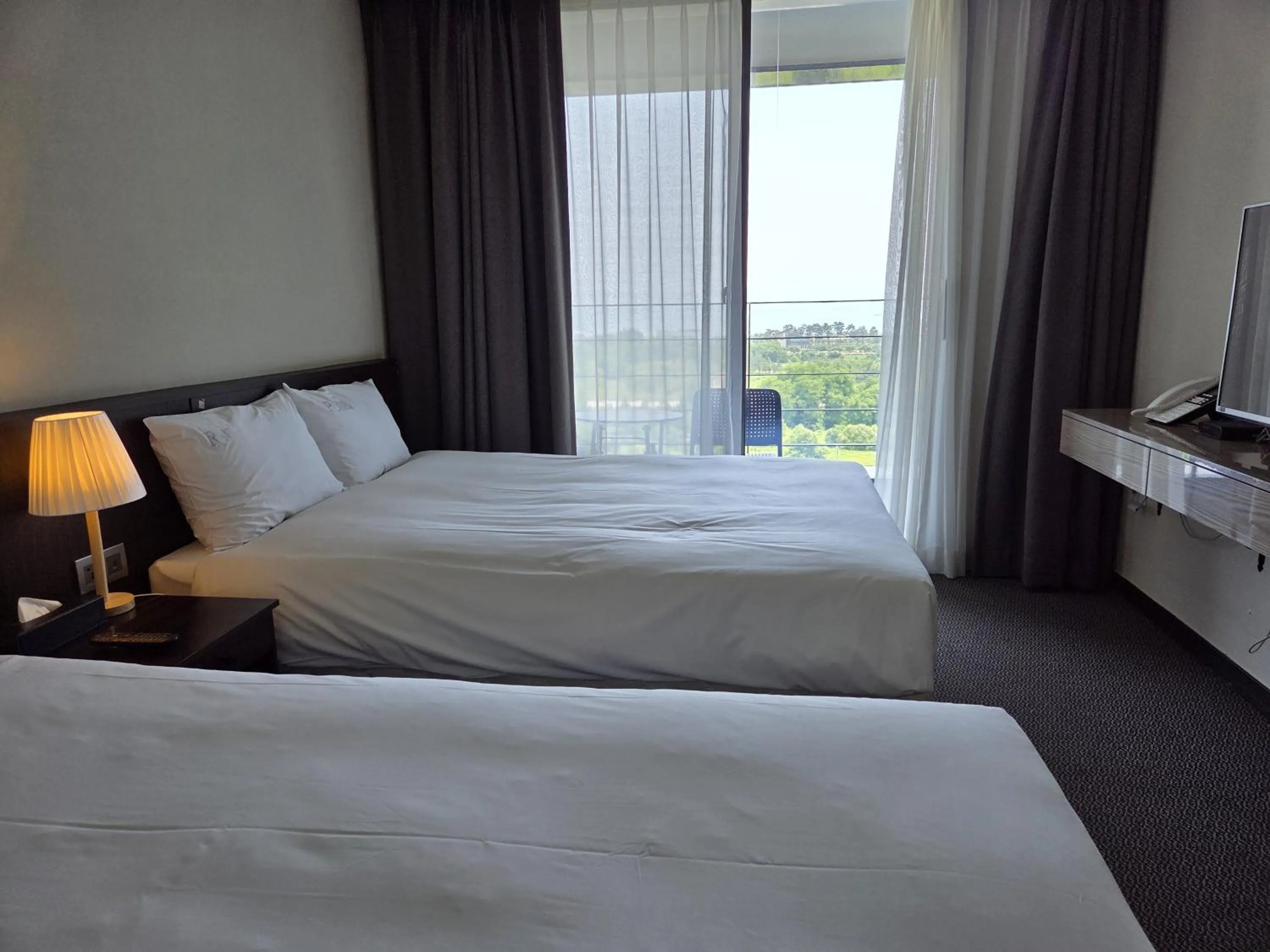 Bedroom, Bed in Riviera Hotel Yeongjong