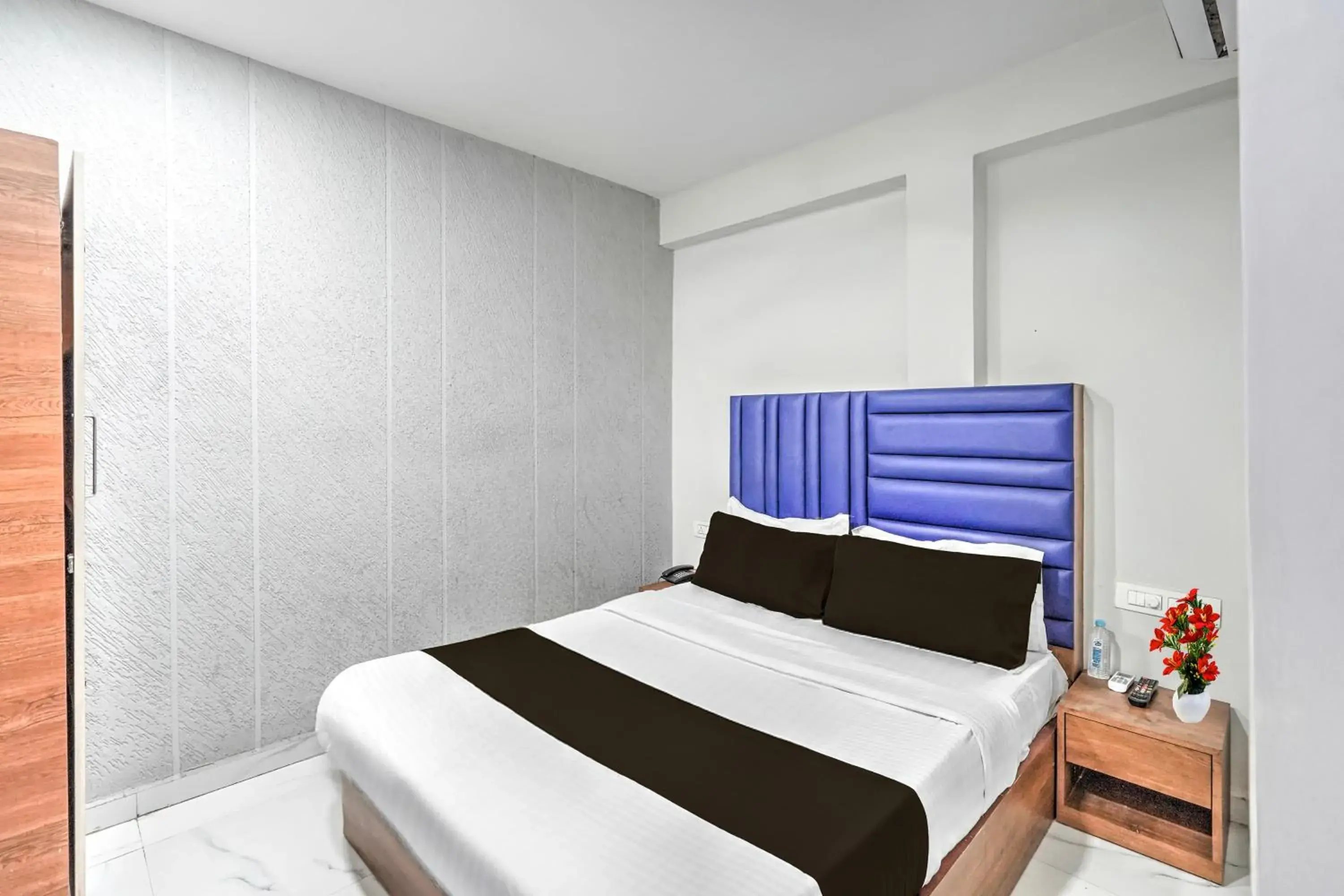 Hotel O Sneh Rashmi Botanical Garden Surat Formerly Stadium Plaza Hotel O Sneh Rashmi Botanical Garden Surat Formerly Stadium Plaza