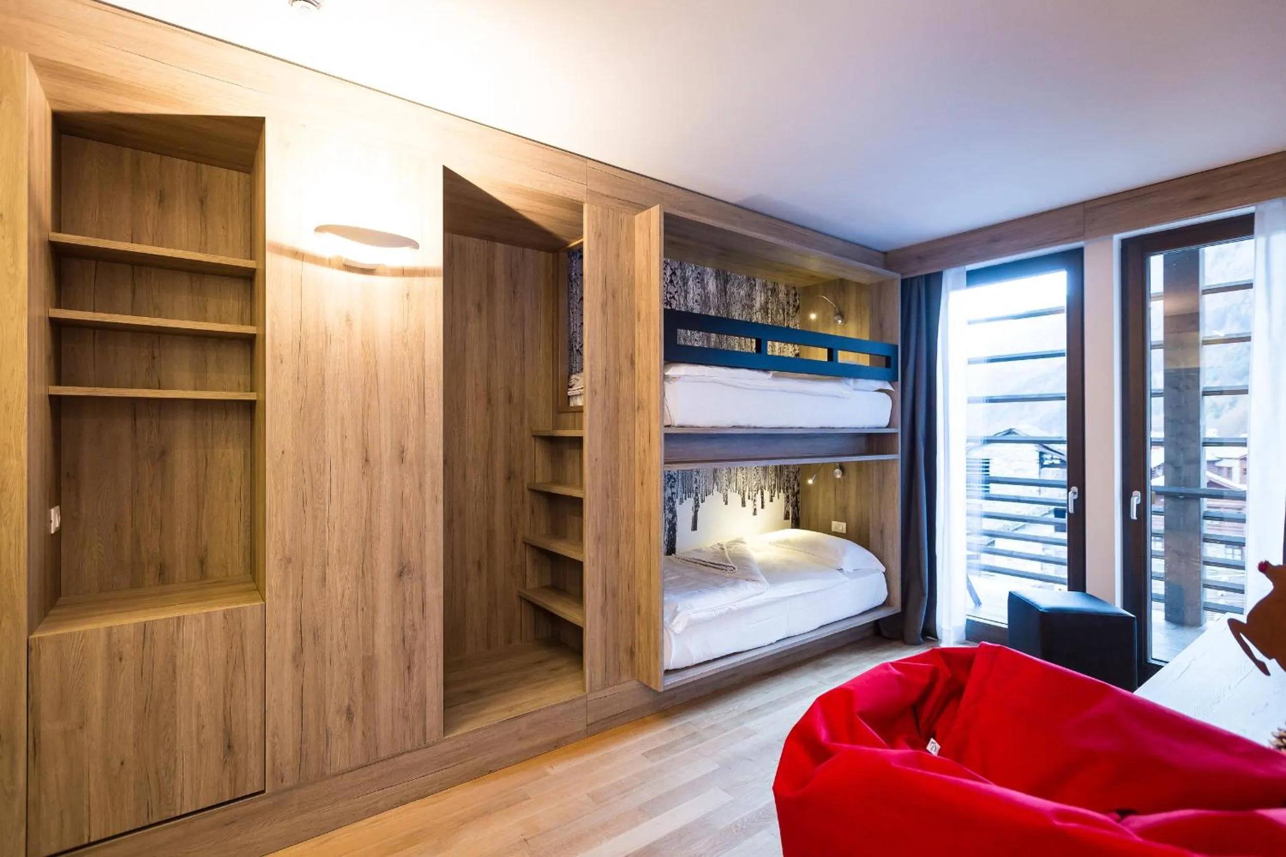 Day, Bed in NH Collection Alagna Mirtillo Rosso