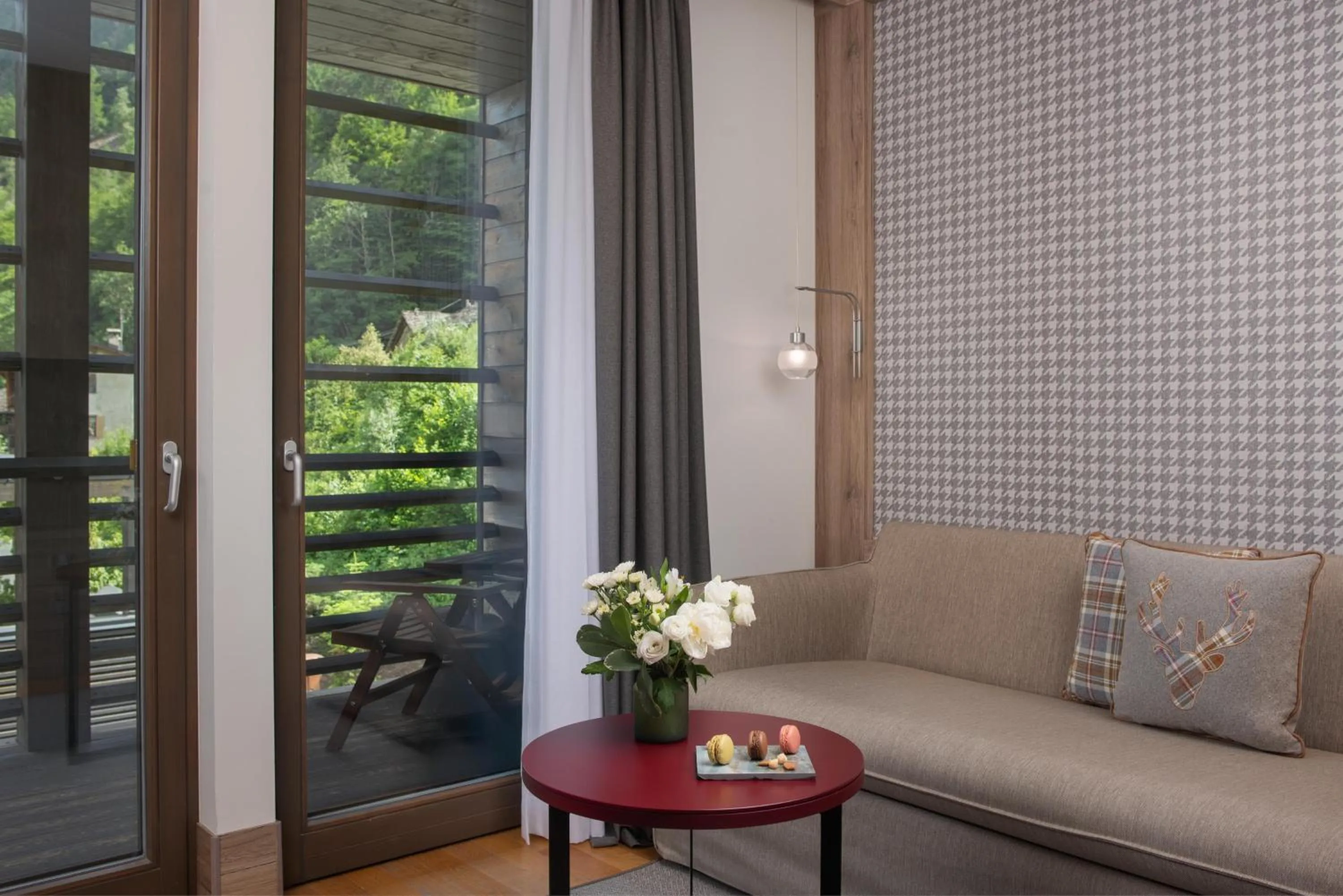 Property building in NH Collection Alagna Mirtillo Rosso