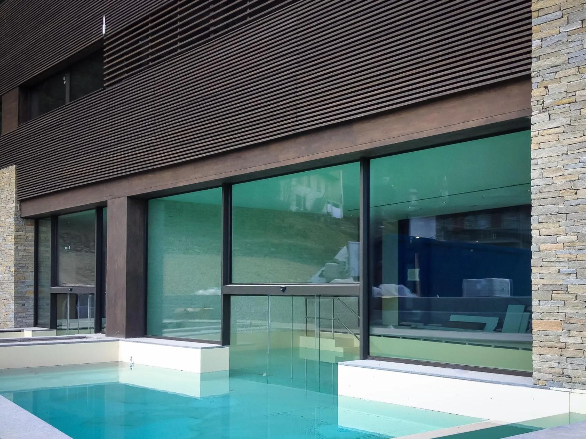 Swimming pool in NH Collection Alagna Mirtillo Rosso