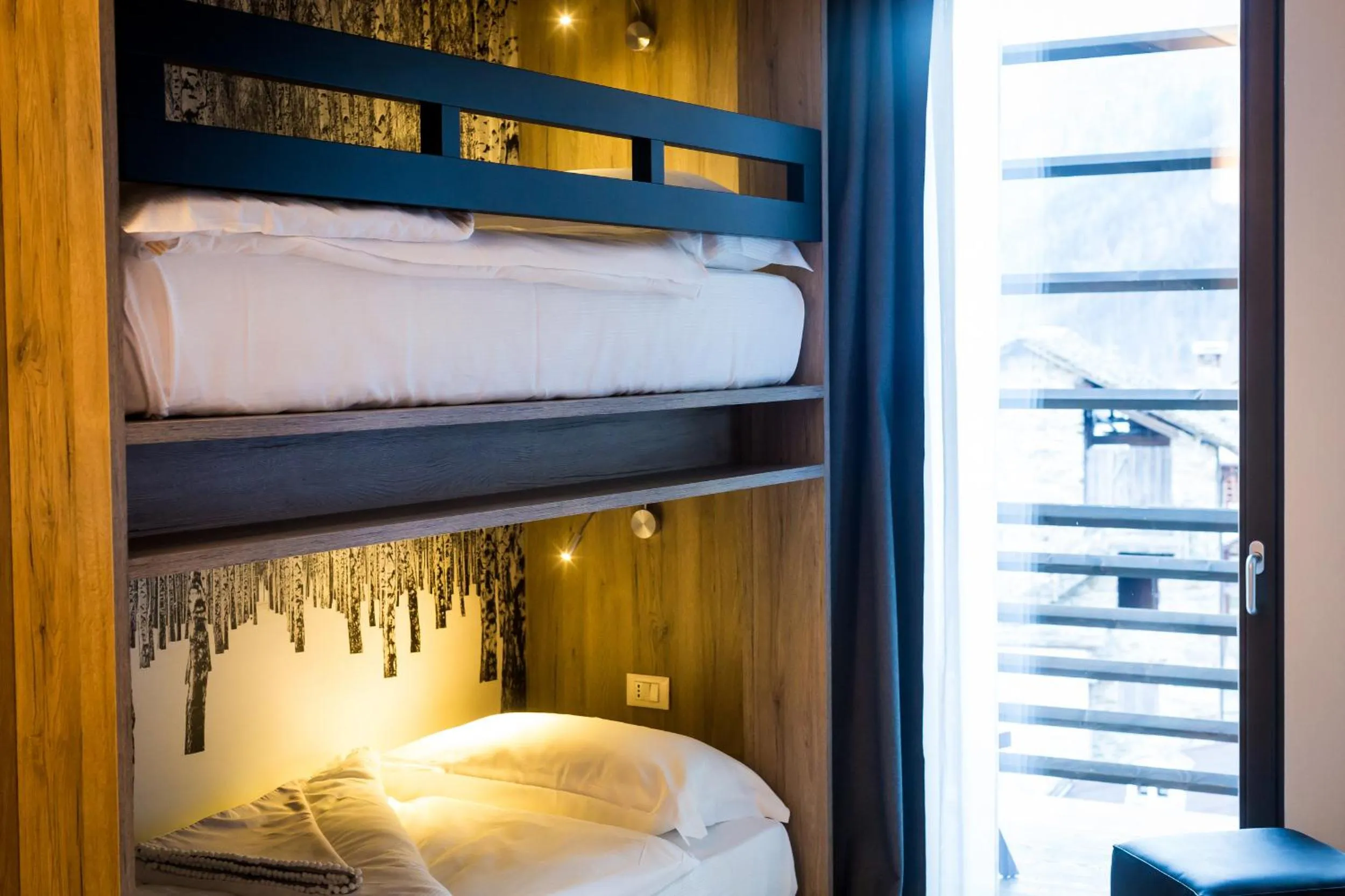 Day, Bed in NH Collection Alagna Mirtillo Rosso