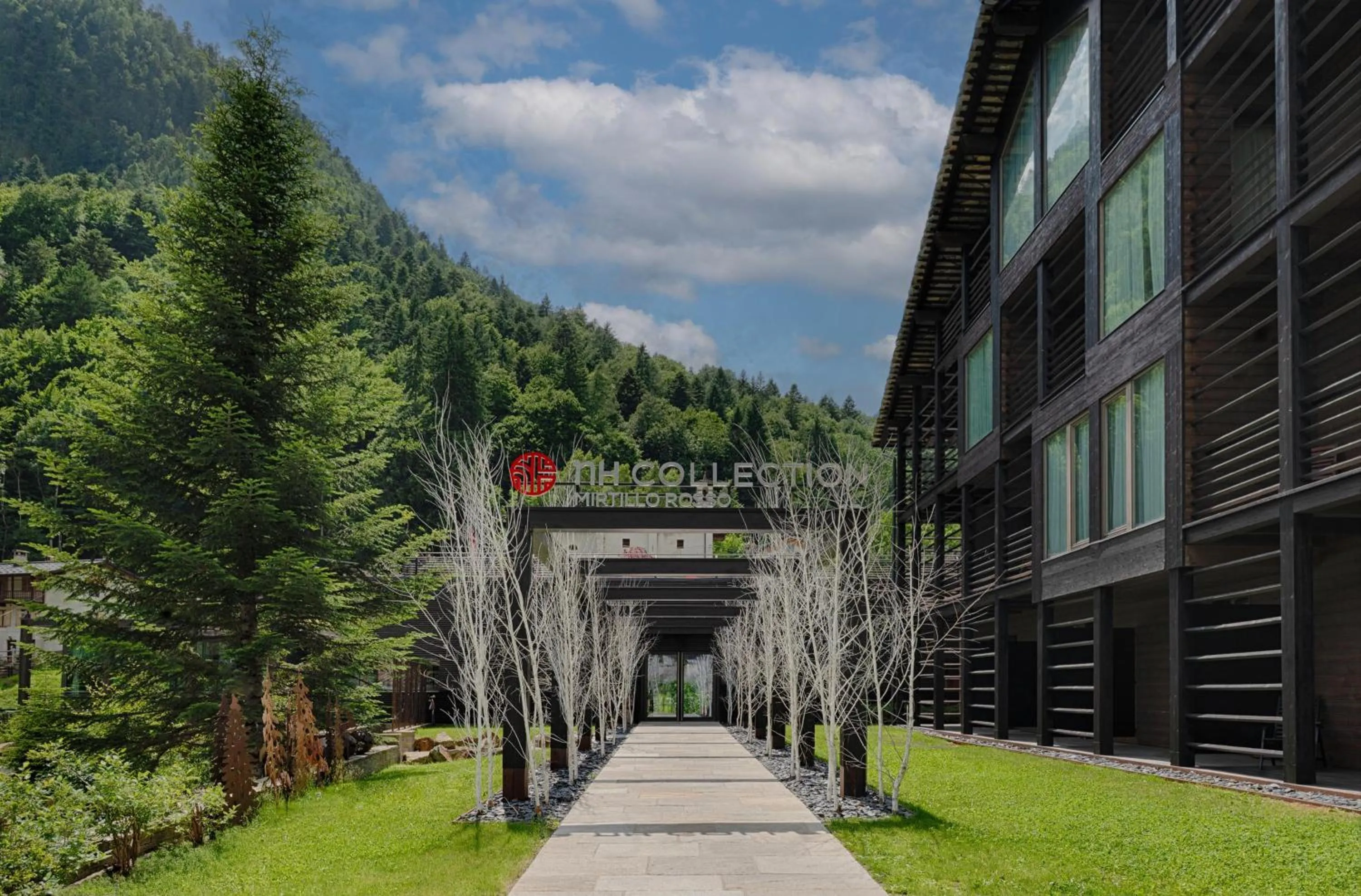 Property building in NH Collection Alagna Mirtillo Rosso