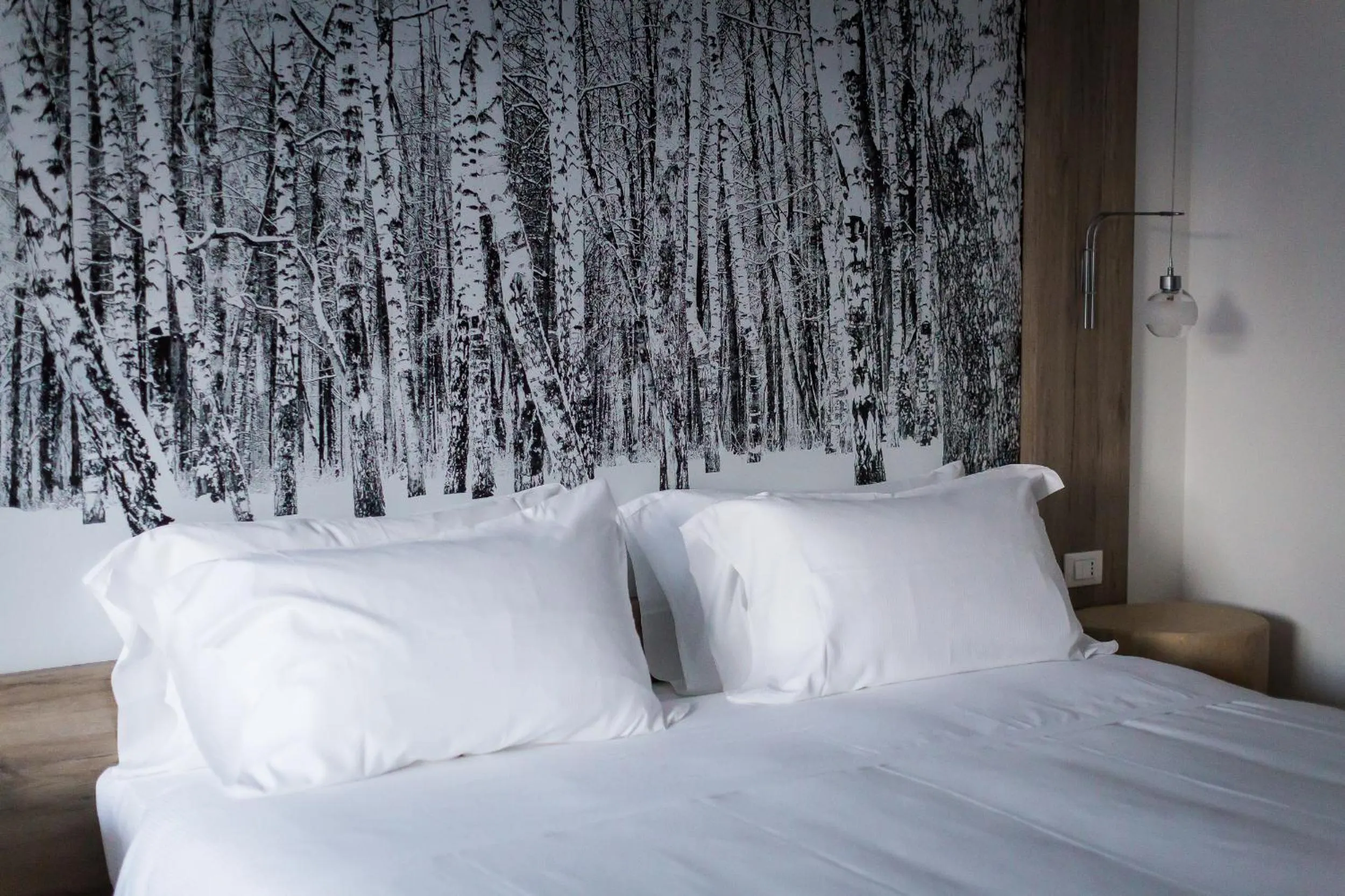 Decorative detail, Bed in NH Collection Alagna Mirtillo Rosso