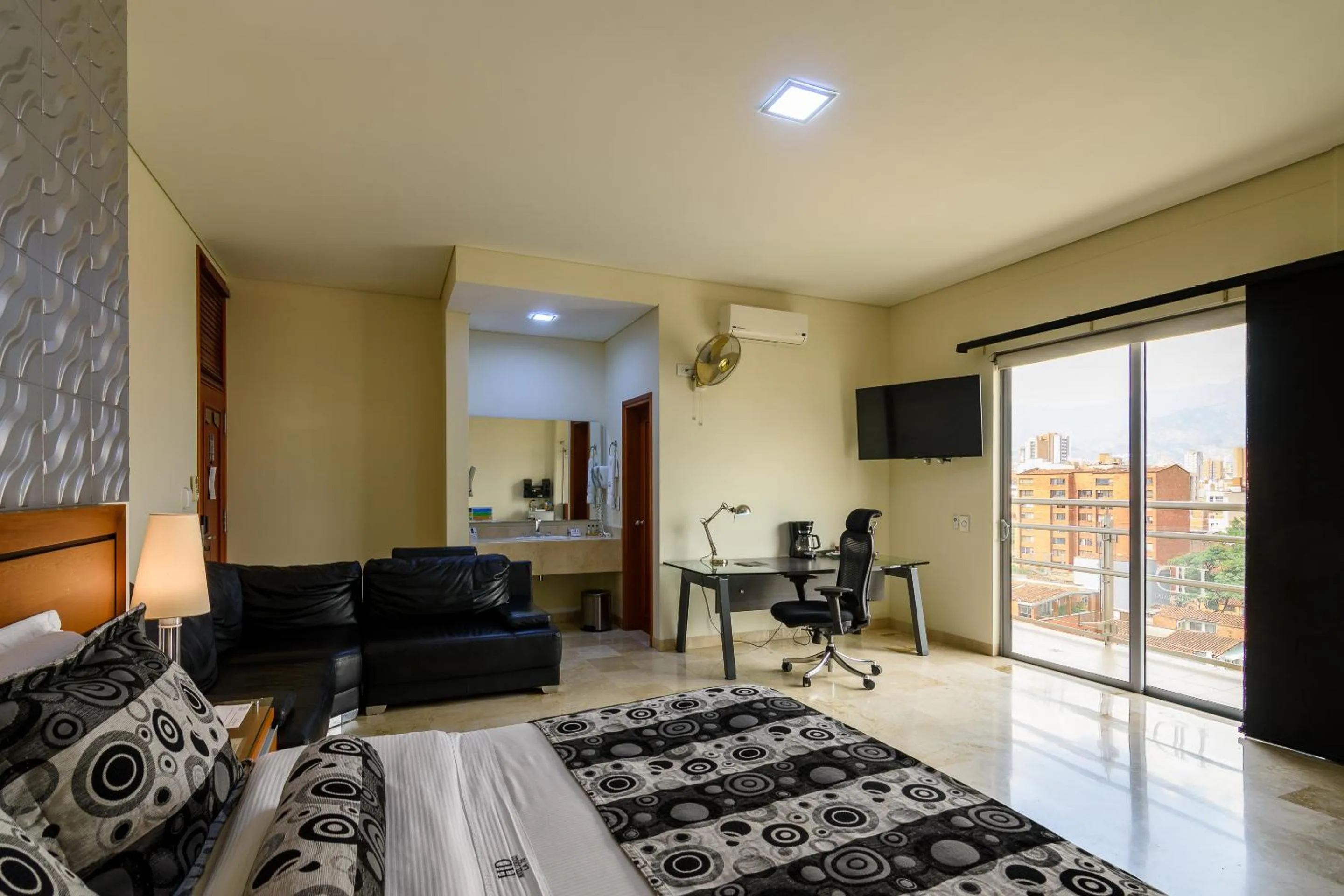 Living room, Bed in Hotel Dorado La 70