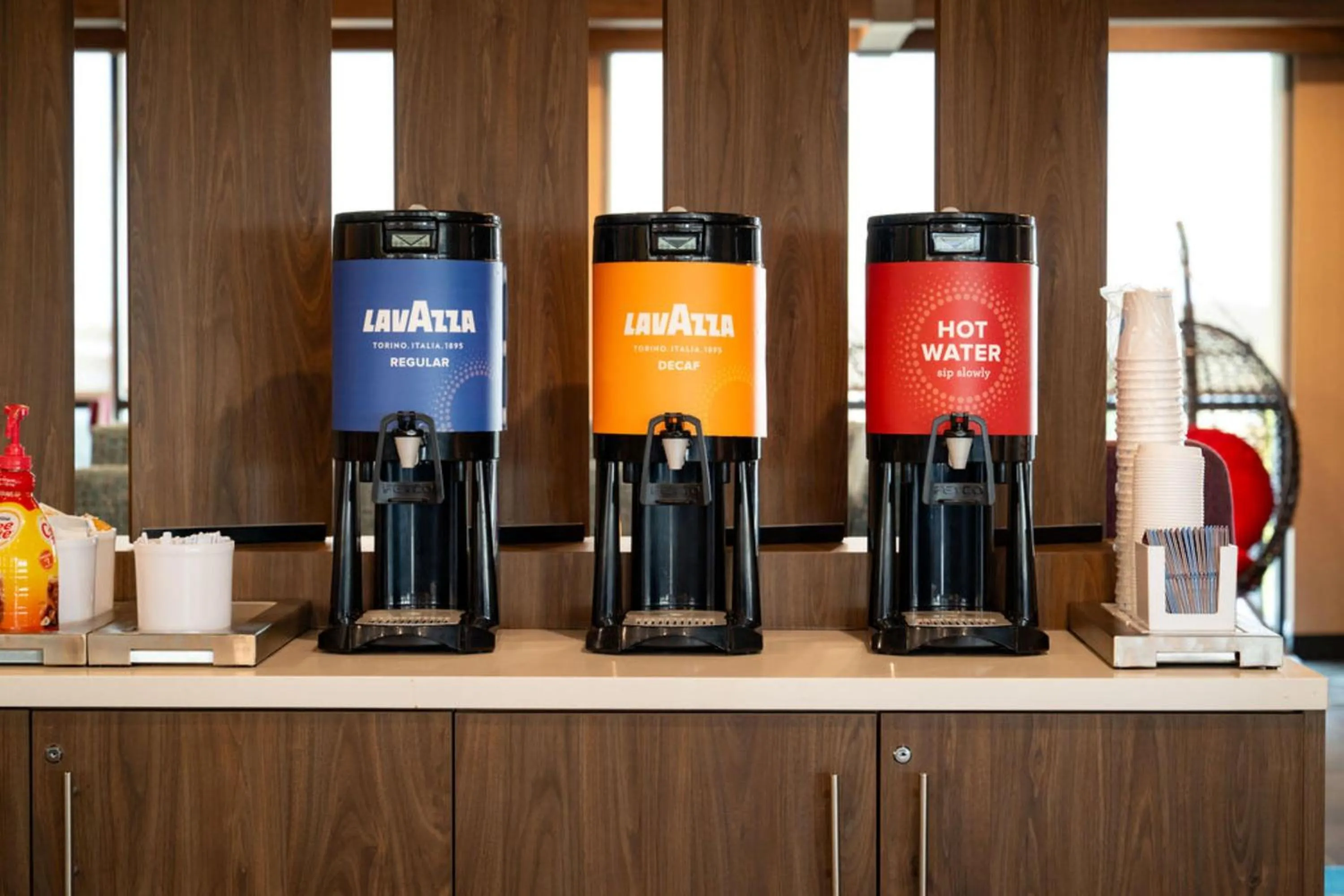 Dining area in Tru By Hilton Grimes Des Moines