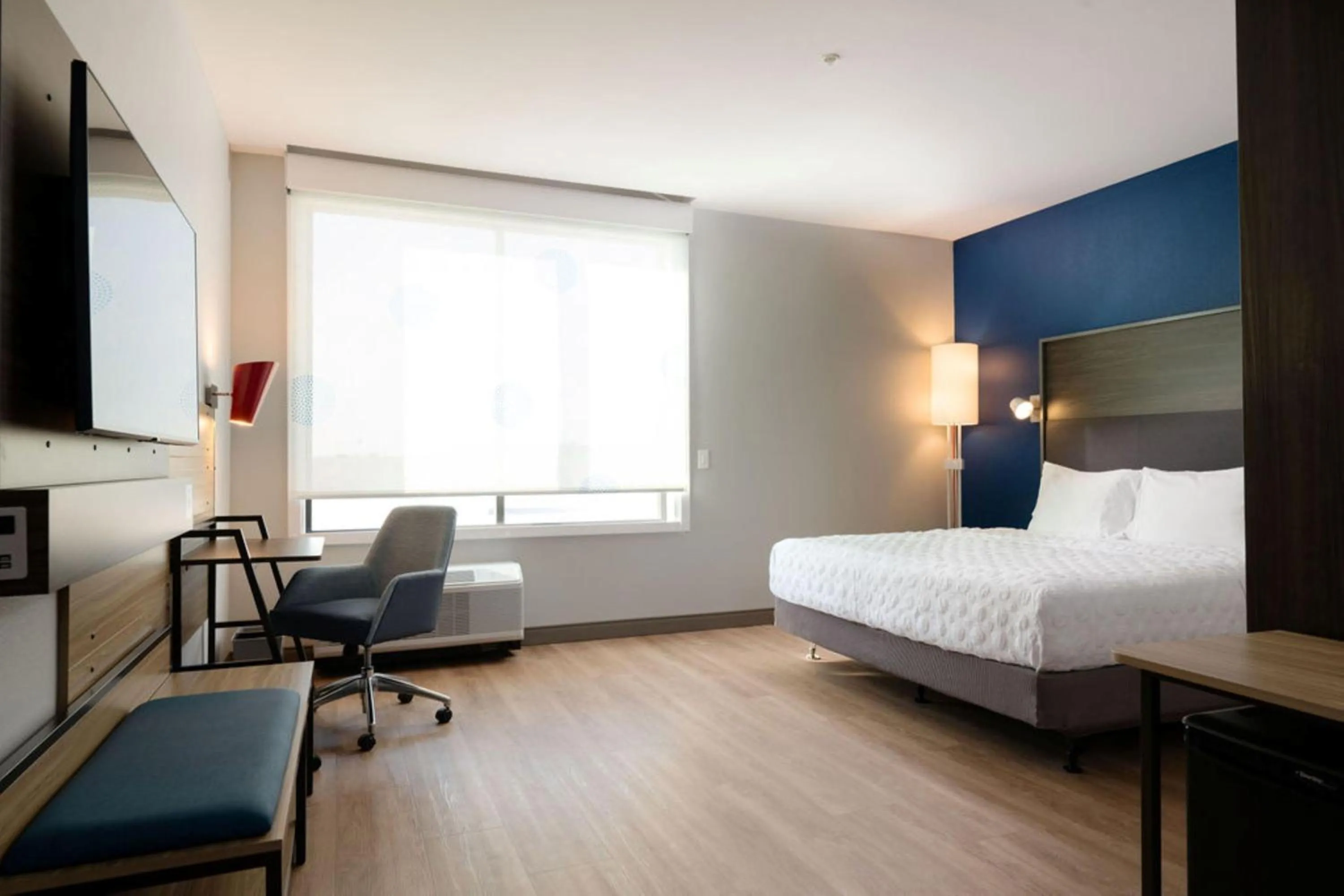 Bedroom, Bed in Tru By Hilton Grimes Des Moines