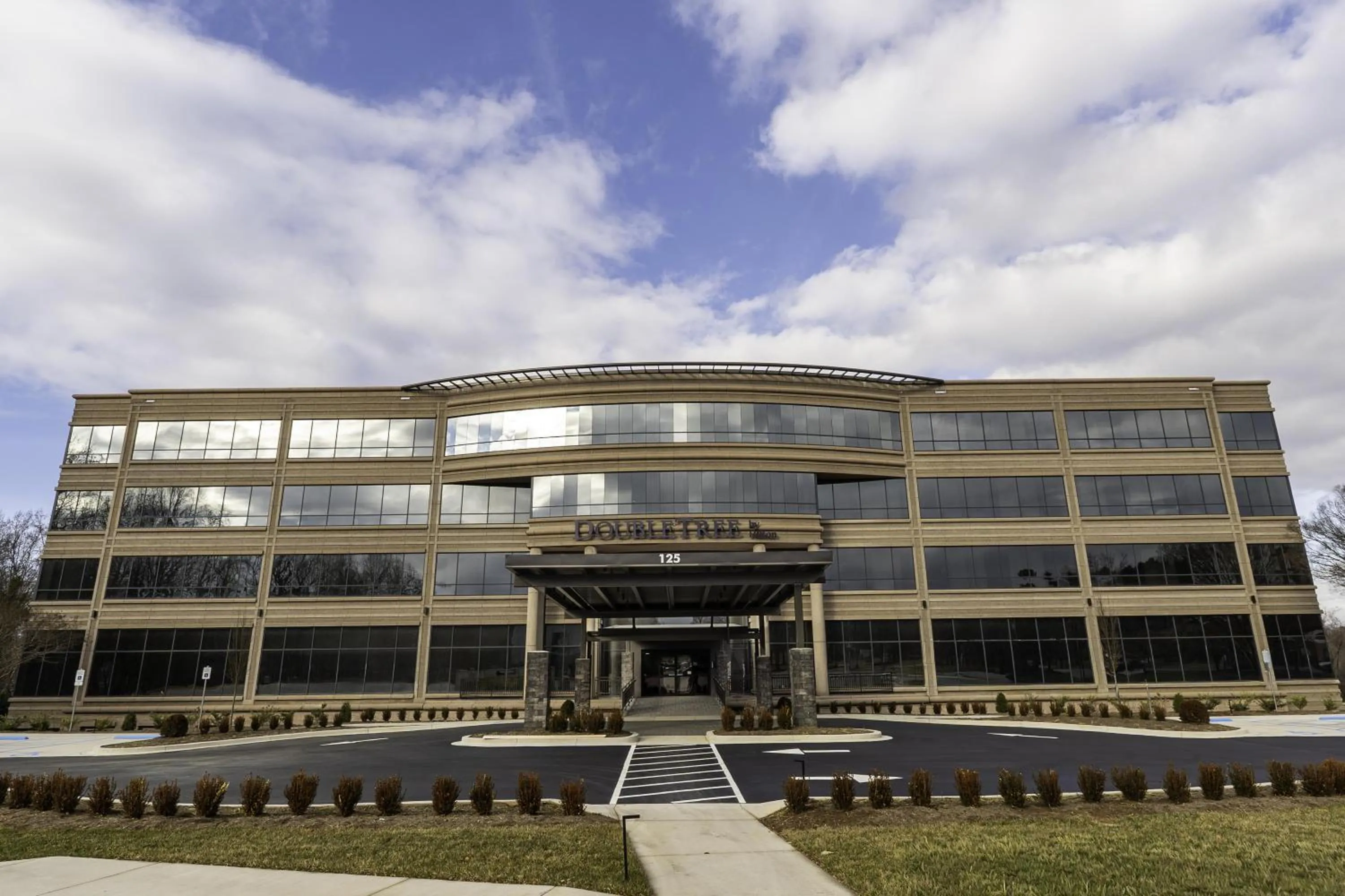 Property building in Doubletree By Hilton Greenville Airport