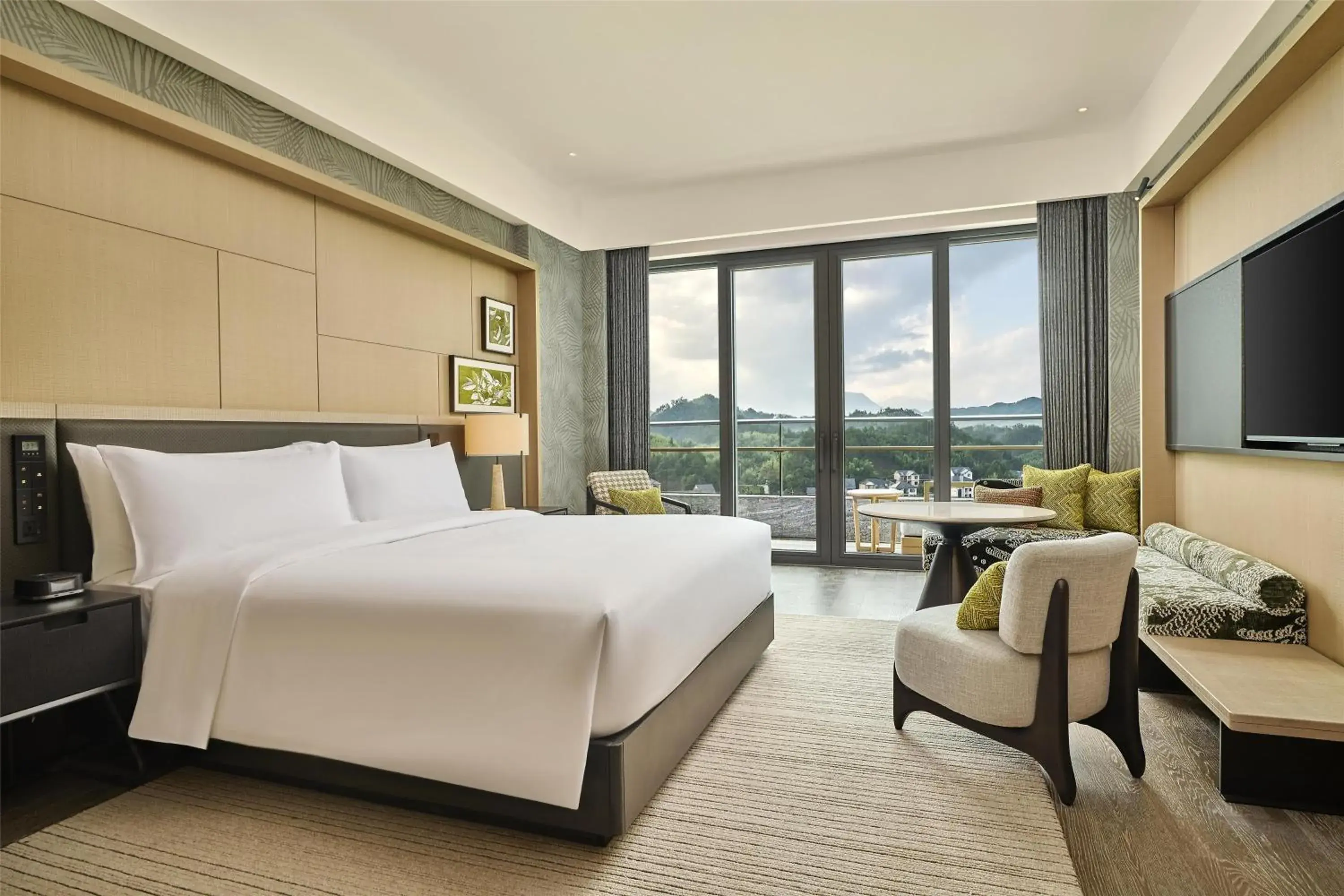 Deluxe King Room in Shu Hua Hotel Tianmu Mountain, Curio Collection By Hilton Deluxe King Room in Shu Hua Hotel Tianmu Mountain, Curio Collection By Hilton
