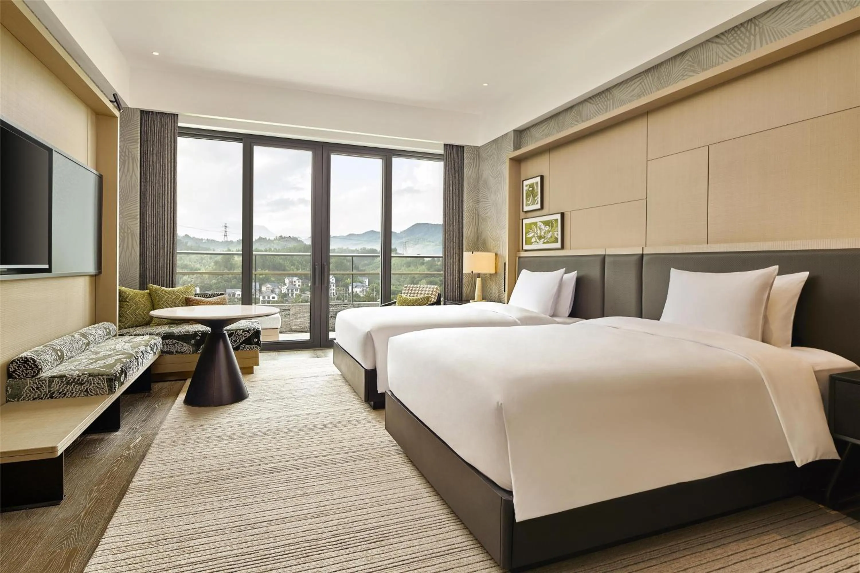 Bed in Shu Hua Hotel Tianmu Mountain, Curio Collection By Hilton